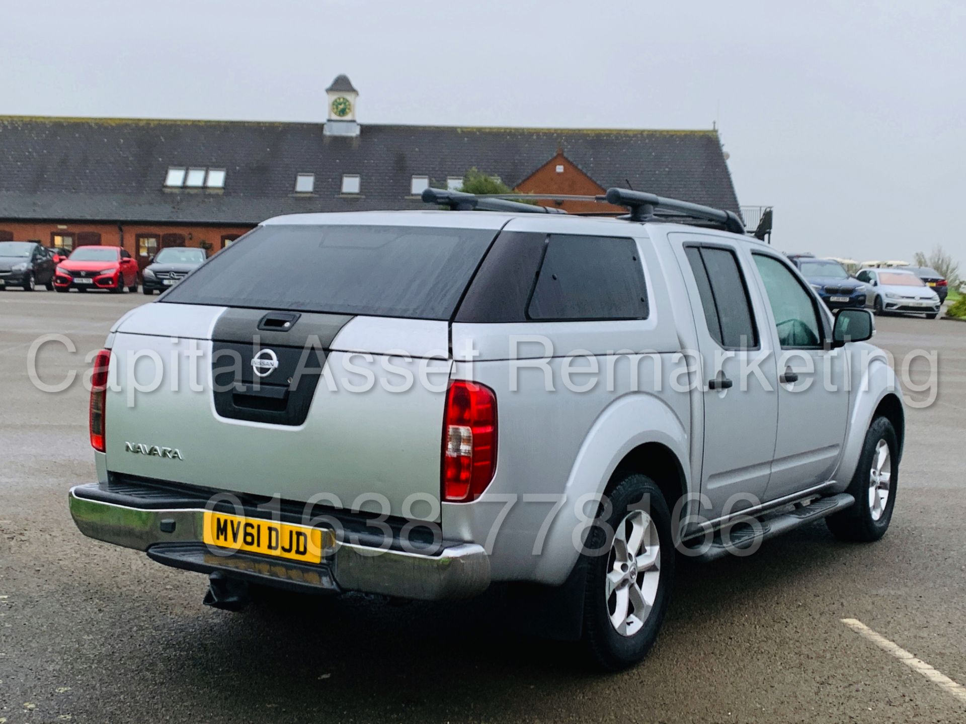 NISSAN NAVARA *TEKNA* D/CAB 4x4 PICK-UP (2012 MODEL) '2.5 DCI - 188 BHP - AUTO' *LEATHER & SAT NAV* - Image 7 of 48