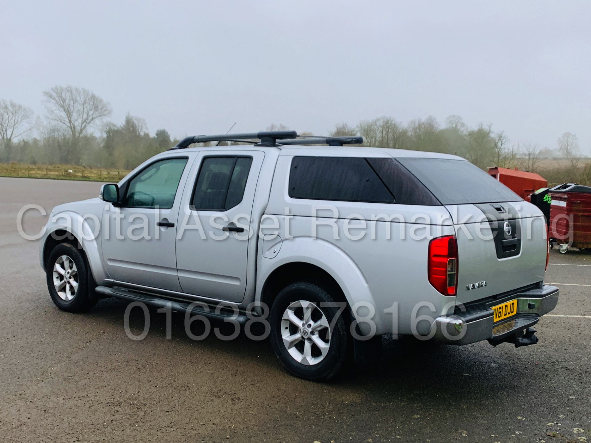 NISSAN NAVARA *TEKNA* D/CAB 4x4 PICK-UP (2012 MODEL) '2.5 DCI - 188 BHP - AUTO' *LEATHER & SAT NAV* - Image 4 of 48