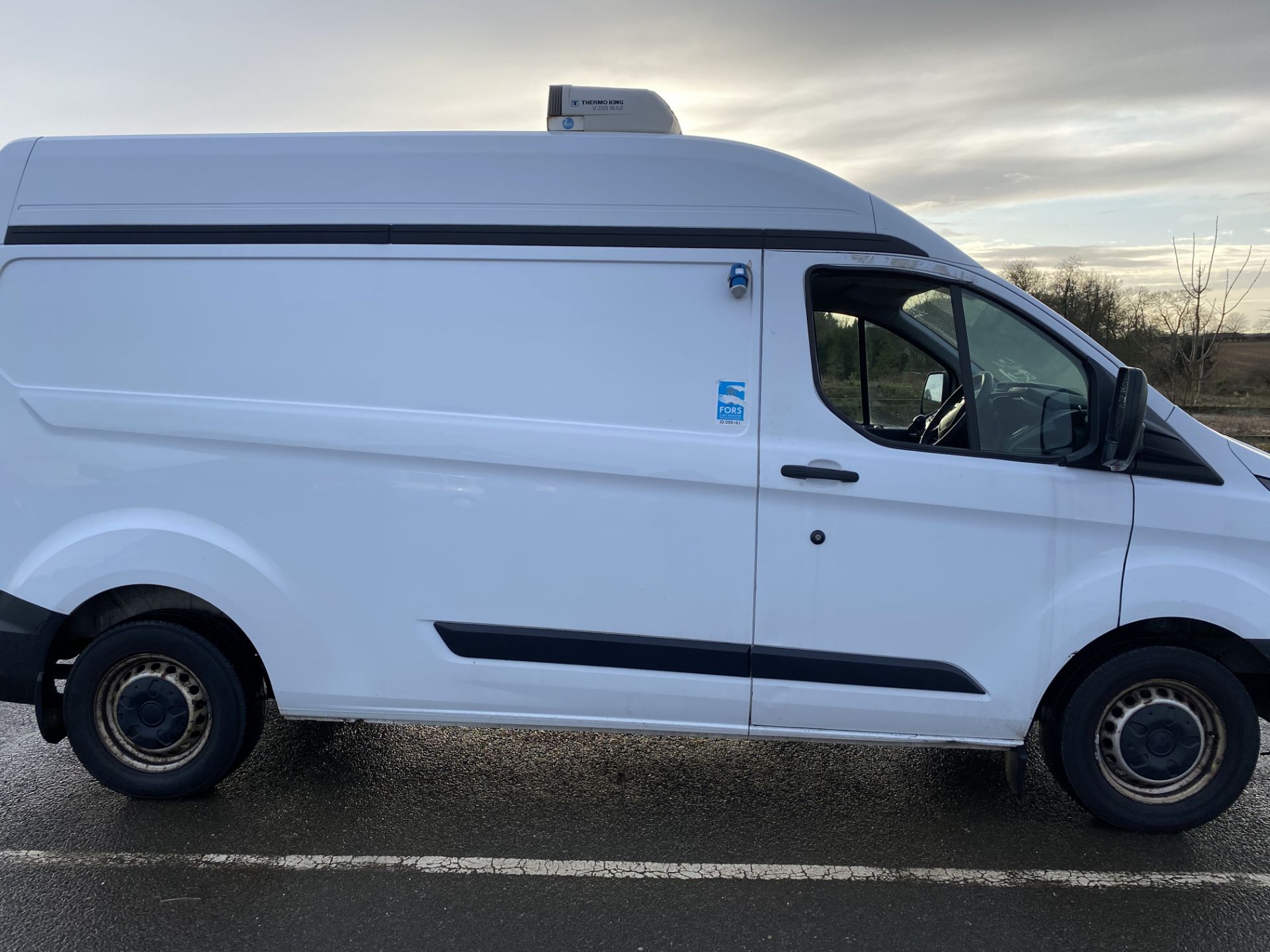 FORD TRANSIT CUSTOM 2.2TDCI FRIDGE FREEZER VAN "LWB" HIGH TOP - 15 REG - OVERNIGHT STANDBY - LOOK!!! - Image 3 of 14