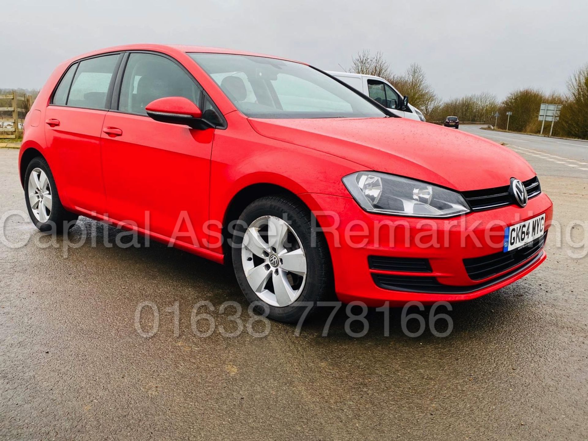 VOLKSWAGEN GOLF *SE BLUEMOTION TECH* 5 DOOR HATCHBACK (2015 - NEW MODEL) '1.6 TDI-105 BHP' *SAT NAV* - Image 2 of 35