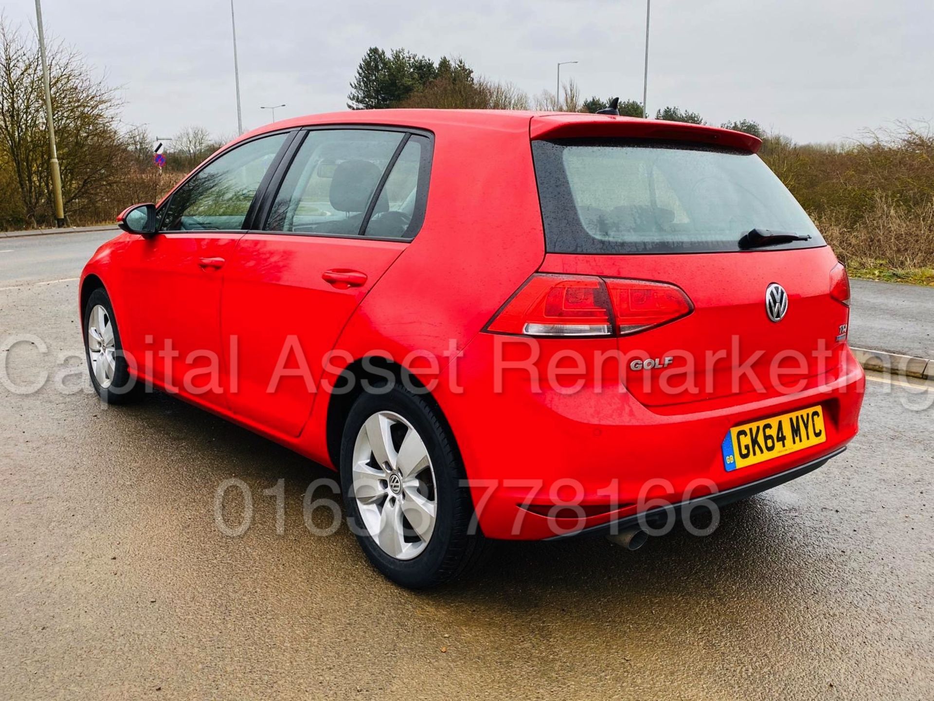 VOLKSWAGEN GOLF *SE BLUEMOTION TECH* 5 DOOR HATCHBACK (2015 - NEW MODEL) '1.6 TDI-105 BHP' *SAT NAV* - Image 8 of 35