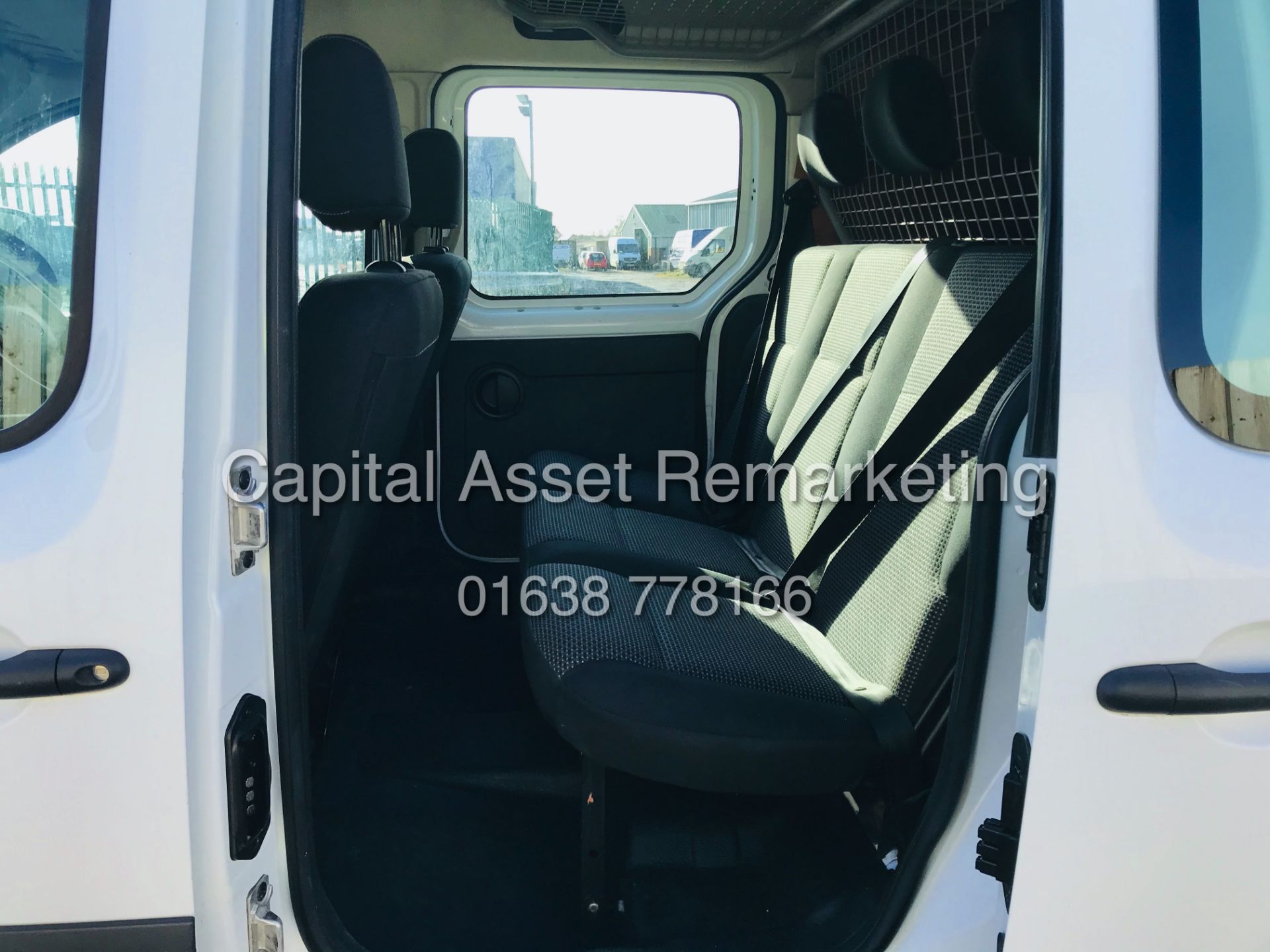 ON SALE MERCEDES CITAN 109CDI EXTRA LONG WHEEL BASE DUALINER/COMBI 5 SEATER VAN (2016 MODEL) LOOK!! - Image 21 of 22