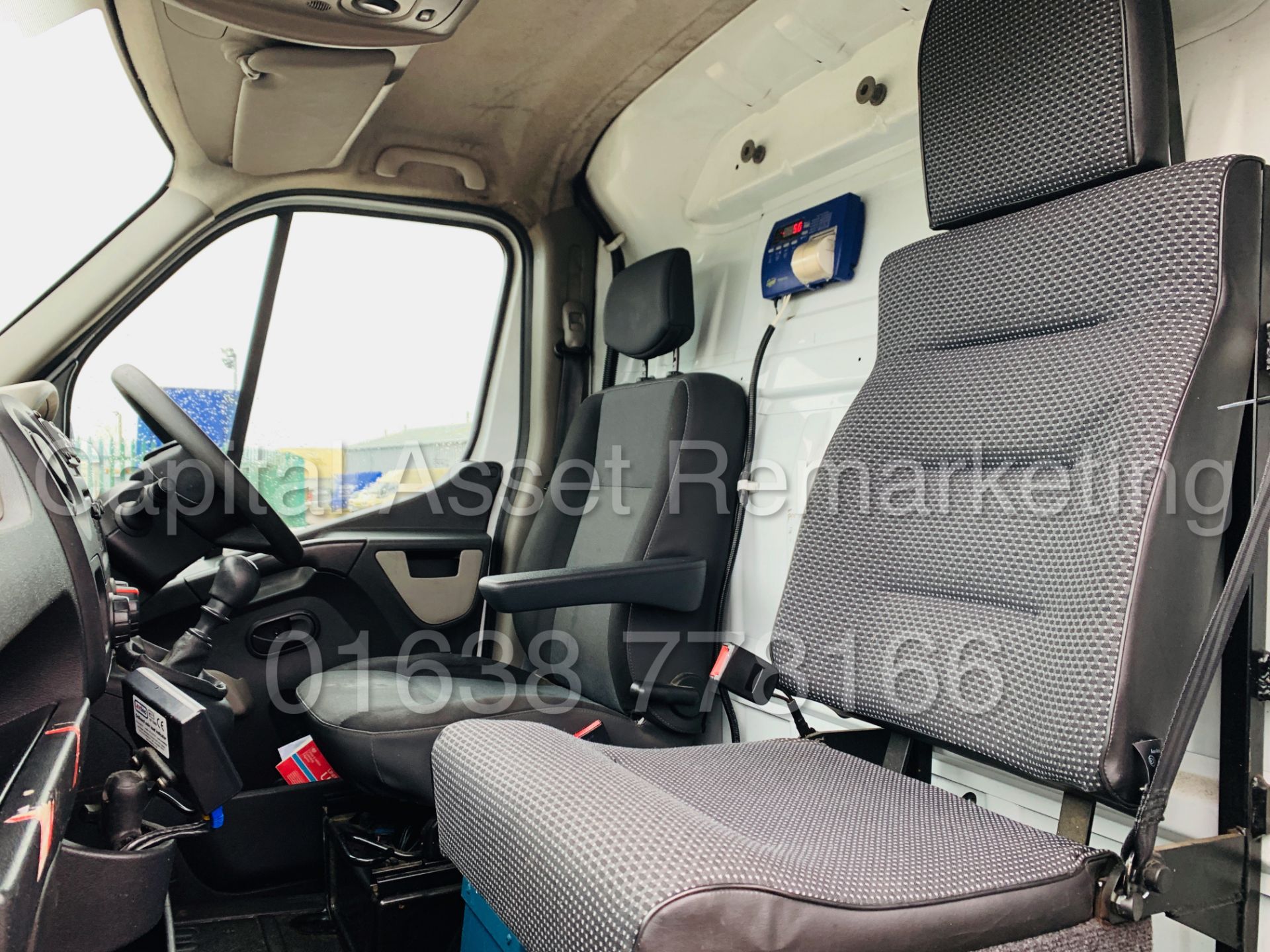 RENAULT MASTER MM35 *MWB HI-ROOF / REFRIGERATED VAN* (2014) '2.3 DCI - 125 BHP - 6 SPEED' *AIR CON* - Image 19 of 36