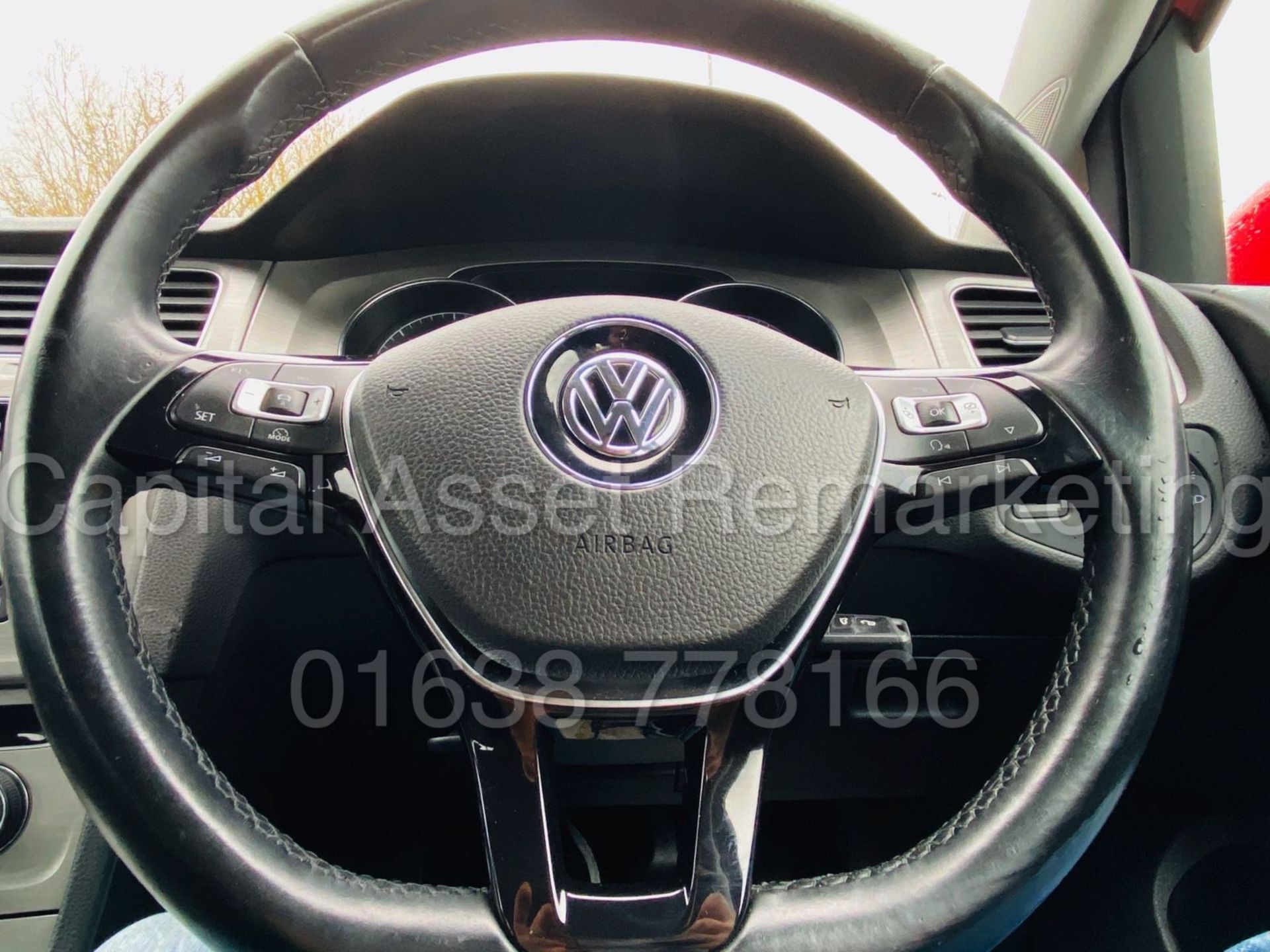 VOLKSWAGEN GOLF *SE BLUEMOTION TECH* 5 DOOR HATCHBACK (2015 - NEW MODEL) '1.6 TDI-105 BHP' *SAT NAV* - Image 33 of 35