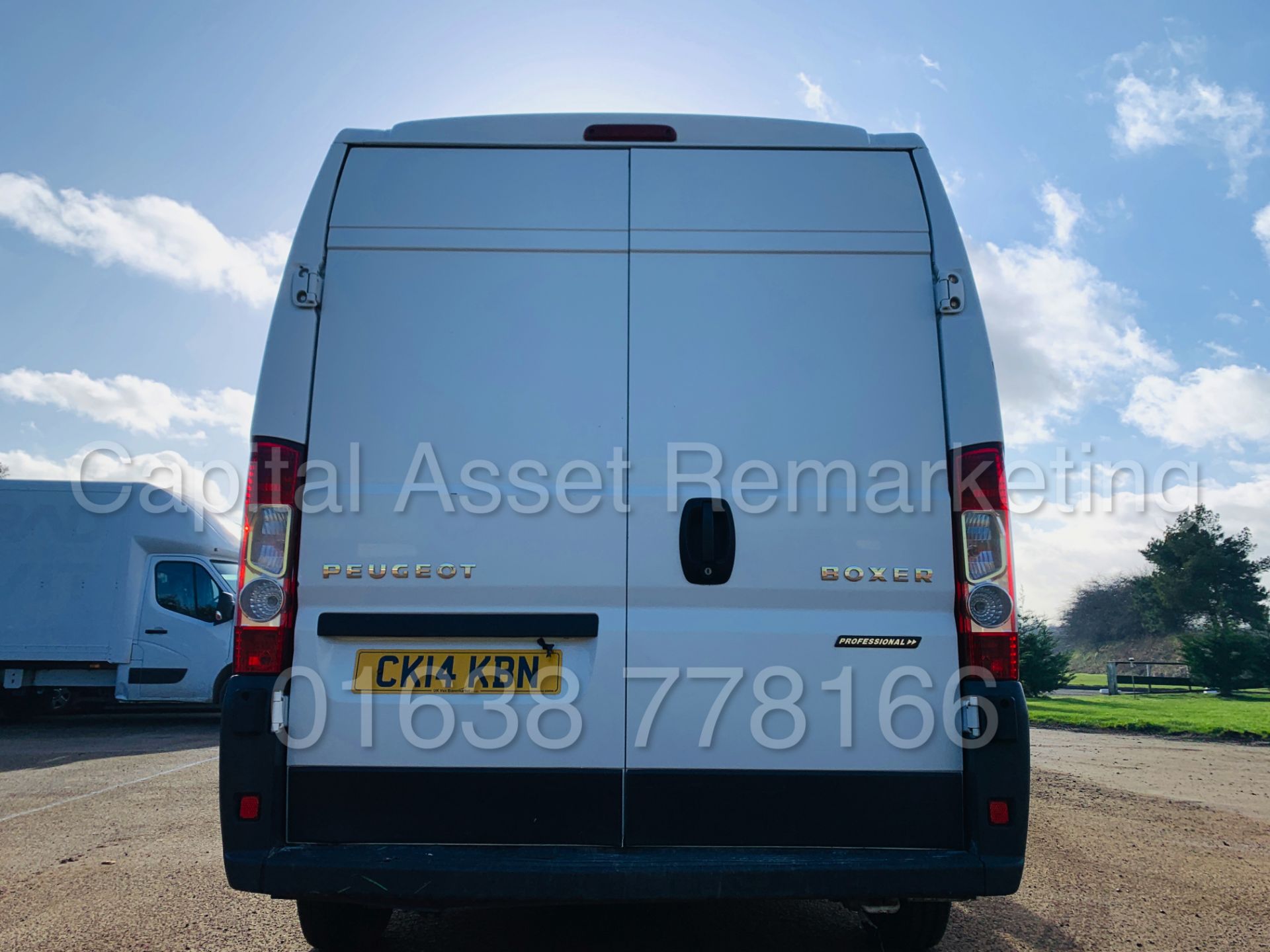 (On Sale) PEUGEOT BOXER *PROFESSIONAL* LWB HI-ROOF / PANEL VAN (2014) '2.2 HDI - 6 SPEED' (NO VAT) - Image 10 of 32