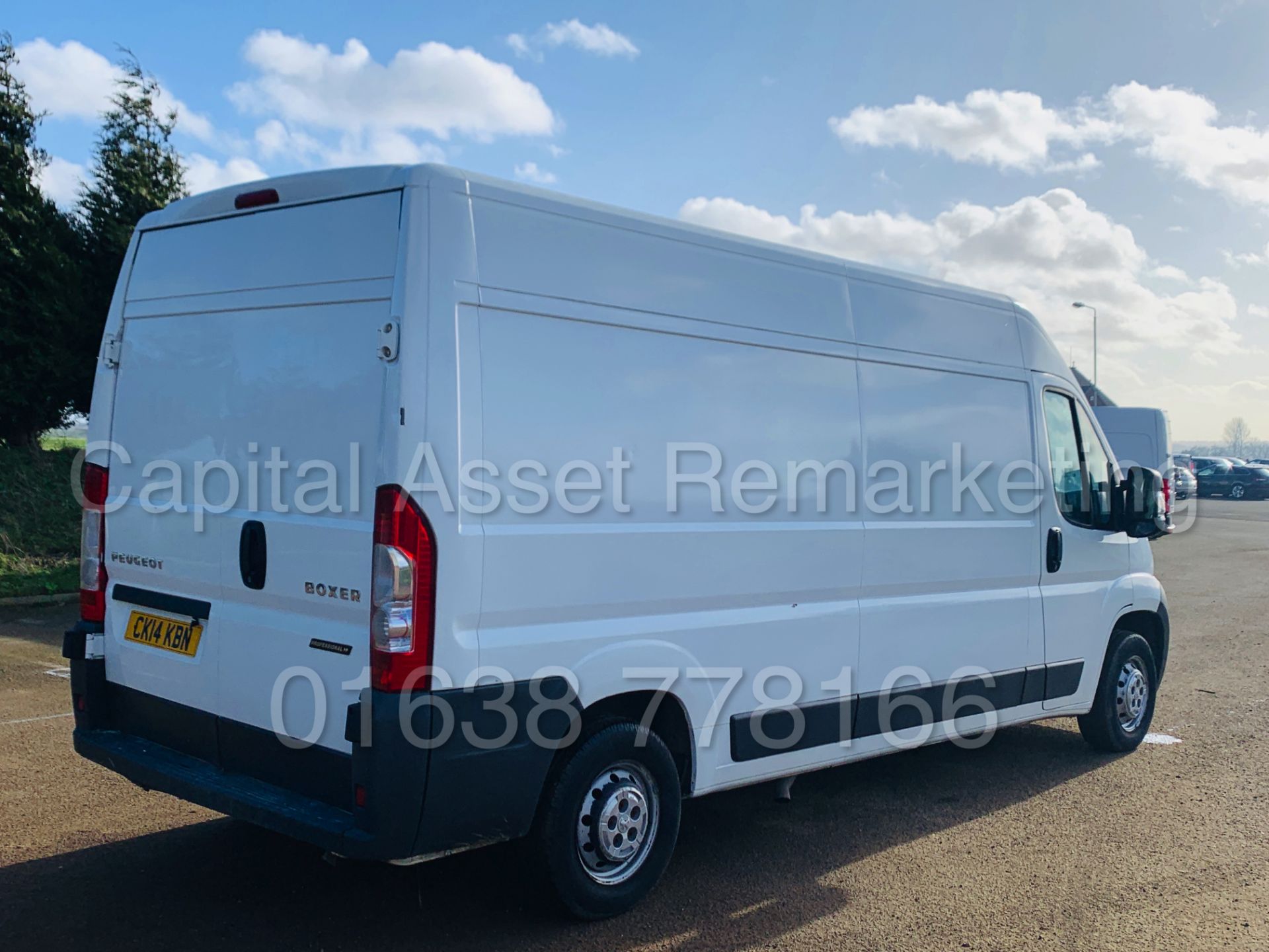 (On Sale) PEUGEOT BOXER *PROFESSIONAL* LWB HI-ROOF / PANEL VAN (2014) '2.2 HDI - 6 SPEED' (NO VAT) - Image 12 of 32