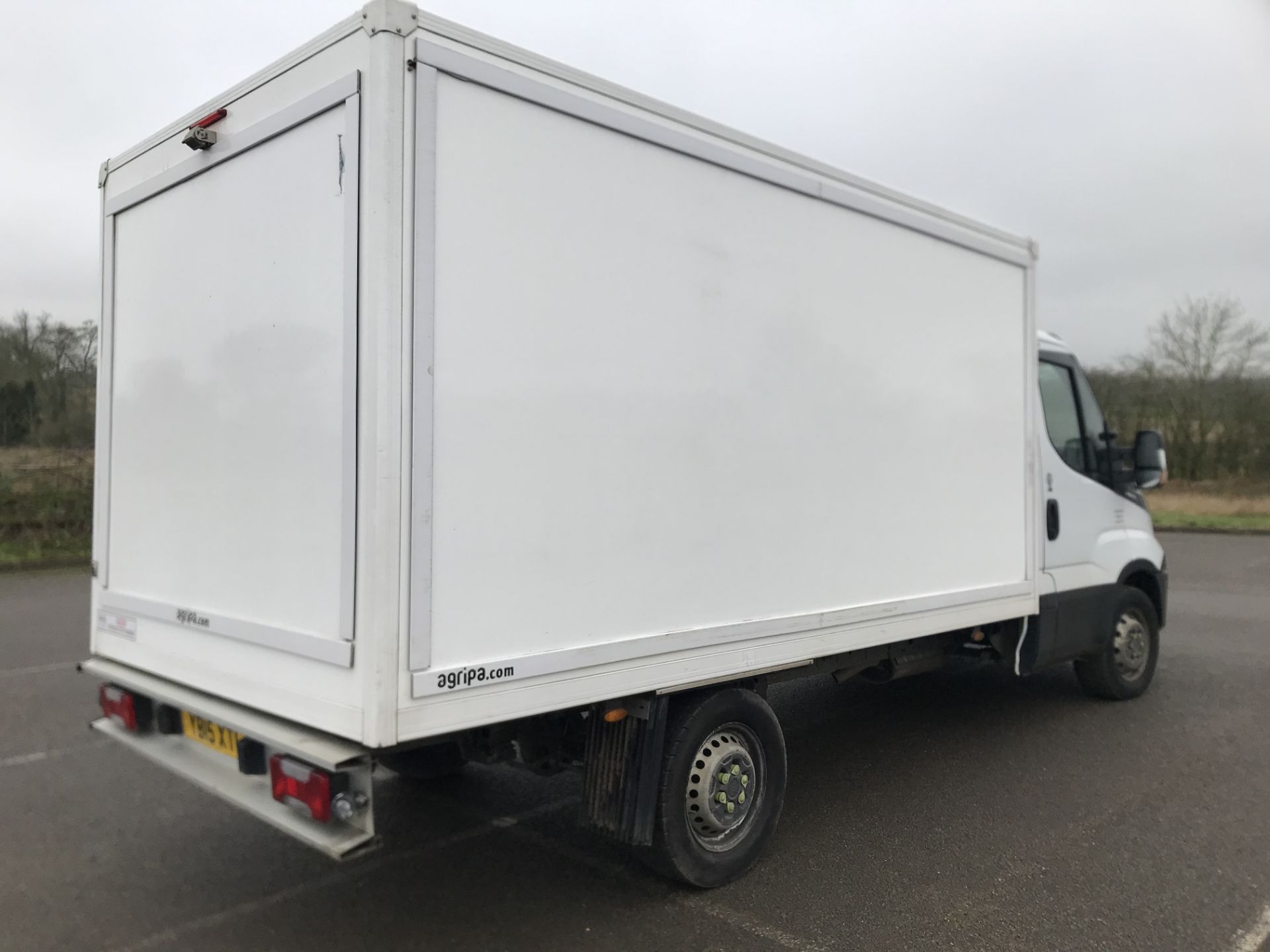 IVECO DAILY 35S11 2.3"HPI" 8 SPEED AUTO - "LWB FRIDGE FREEZER BOX" 15 REG - NEW SHAPE - LOOK!!! - Image 3 of 15