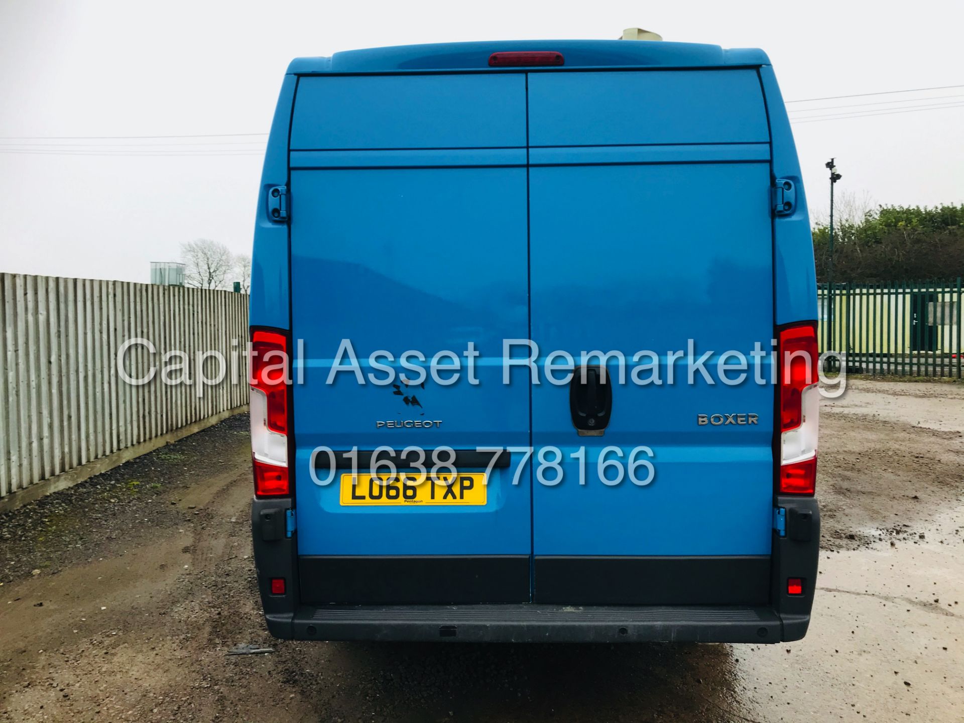 PEUGEOT BOXER 2.0 BLUE-HDI 435 "PROFESSIONAL" MAXI XLWB L4H2 (2017) A/C-STOP/START-SAT NAV-6 SEATER - Image 8 of 20