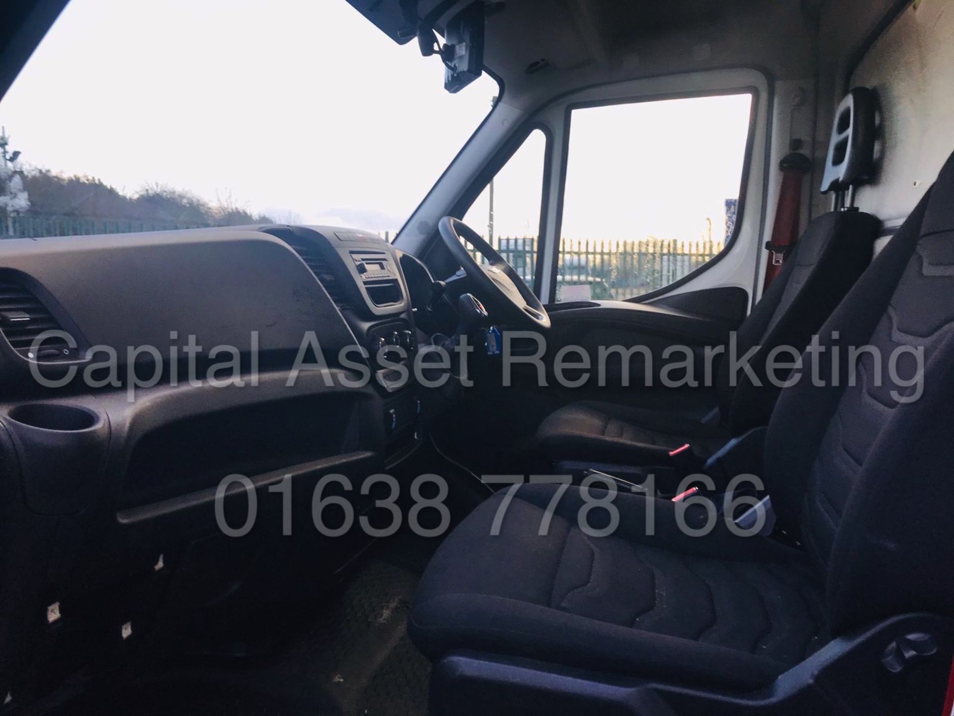 IVECO DAILY 35S11 *LWB - REFRIGERATED BOX* (2015 - NEW MODEL) '2.3 DIESEL - 8 SPEED AUTO' - Image 19 of 37