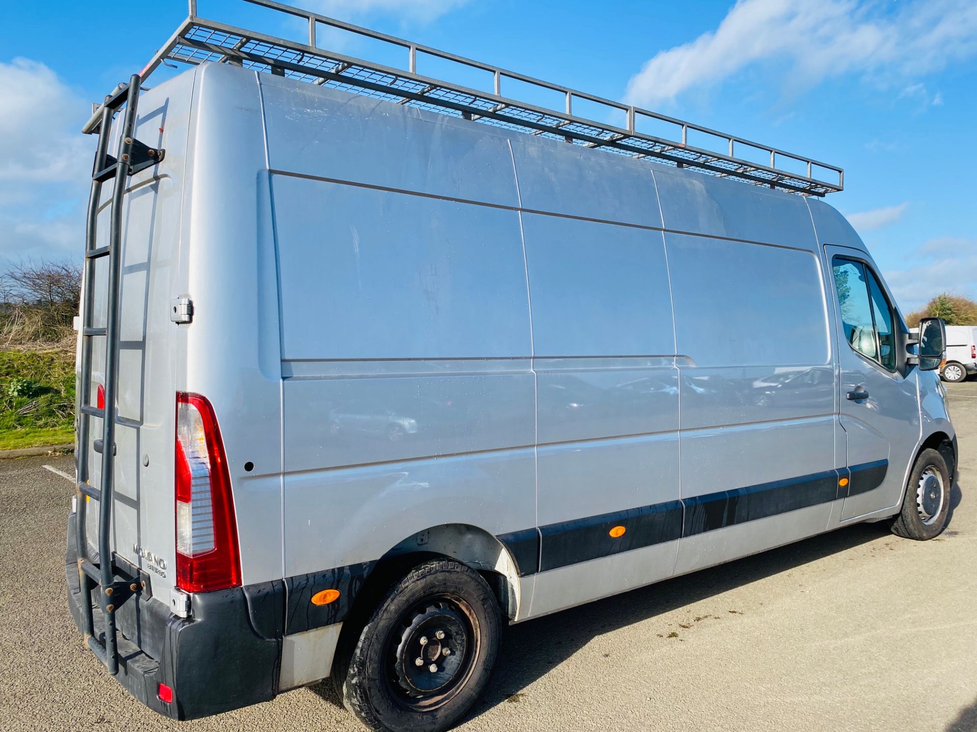 (ON SALE) VAUXHALL MOVANO 2.3CDTI (136) "LWB" HIGH ROOF - 15 REG - SILVER - START / STOP - 1 KEEPER - Image 7 of 16