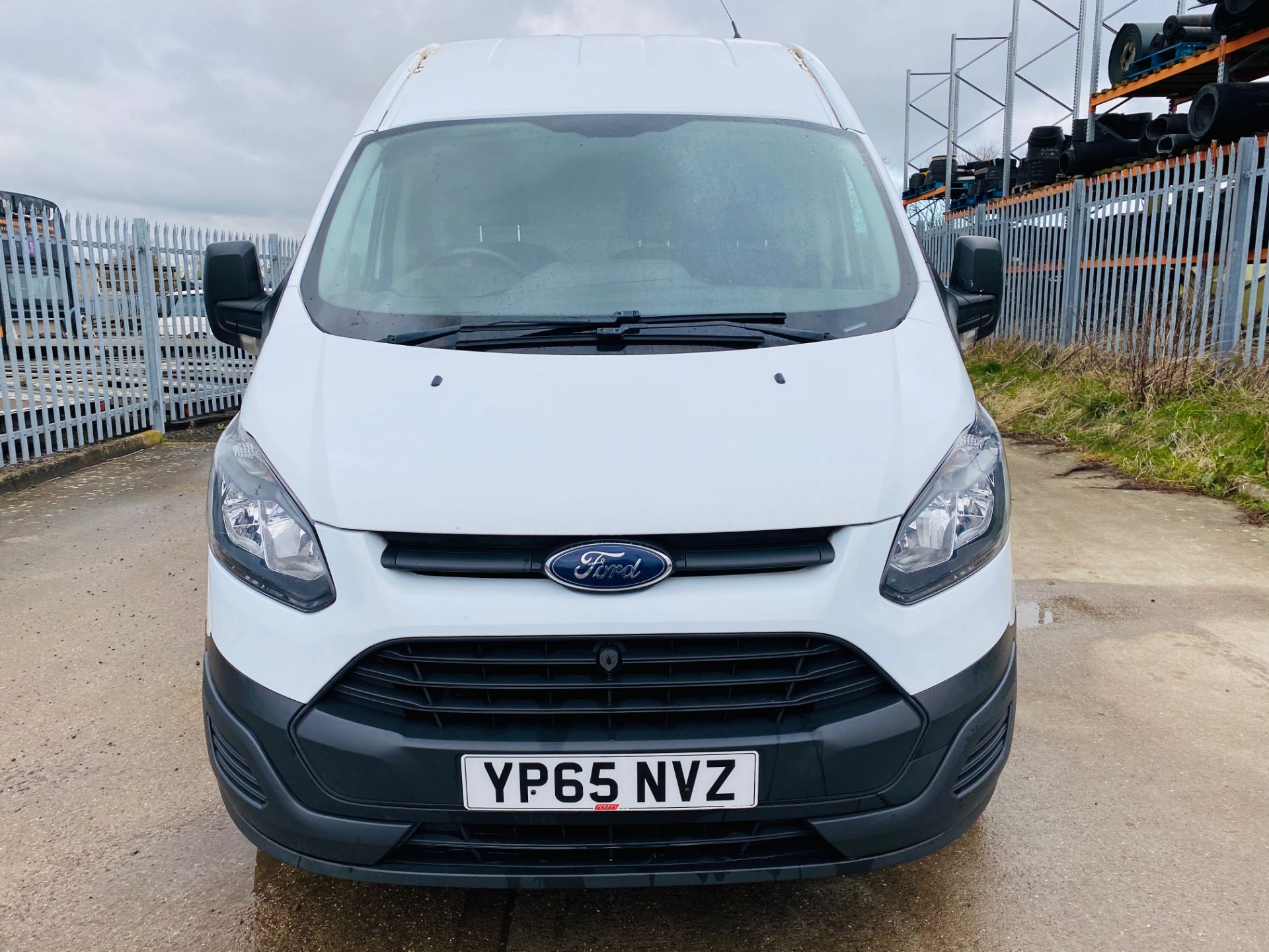 FORD CUSTOM 2.2TDCI "125"PSI ECO-TECH EXTRA HIGH ROOF - (2016 MODEL) 1 KEEPER - AIR CON - CAMPER?? - Image 4 of 22