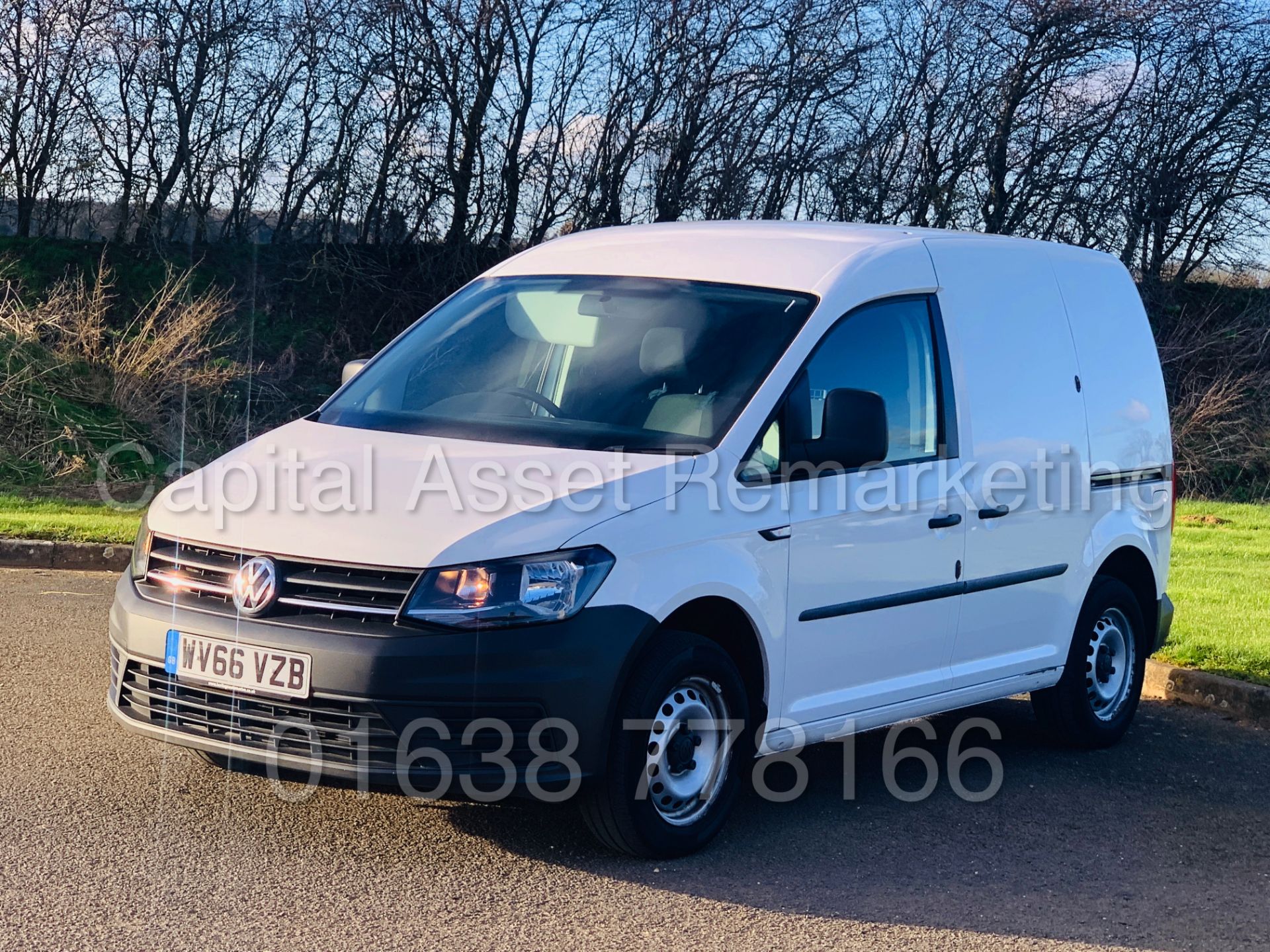 VOLKSWAGEN CADDY C20 *SWB - PANEL VAN* (2017 - NEW MODEL) '2.0 TDI - EURO 6 - 102 BHP' **AIR CON** - Image 5 of 37