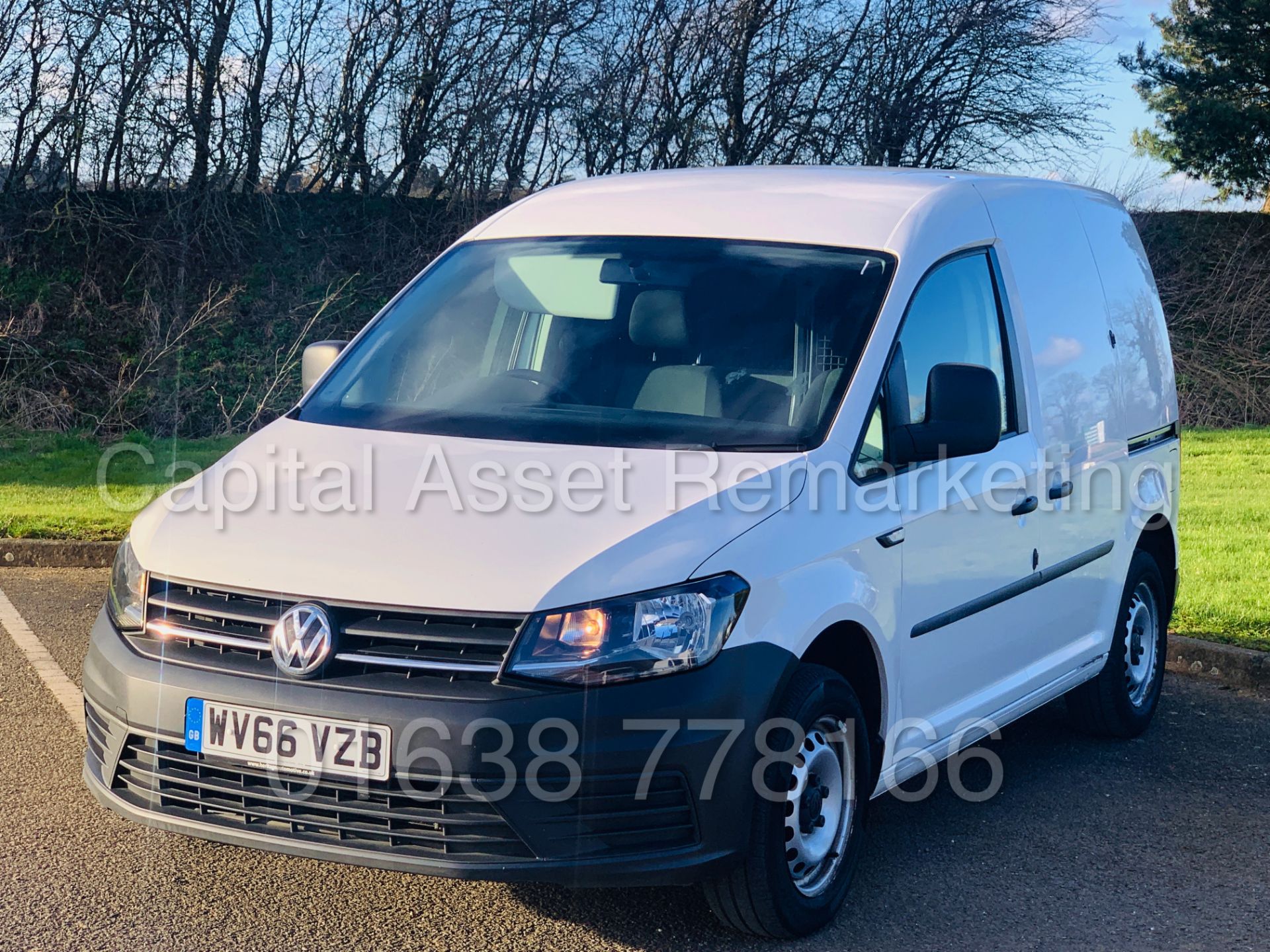 VOLKSWAGEN CADDY C20 *SWB - PANEL VAN* (2017 - NEW MODEL) '2.0 TDI - EURO 6 - 102 BHP' **AIR CON** - Image 4 of 37