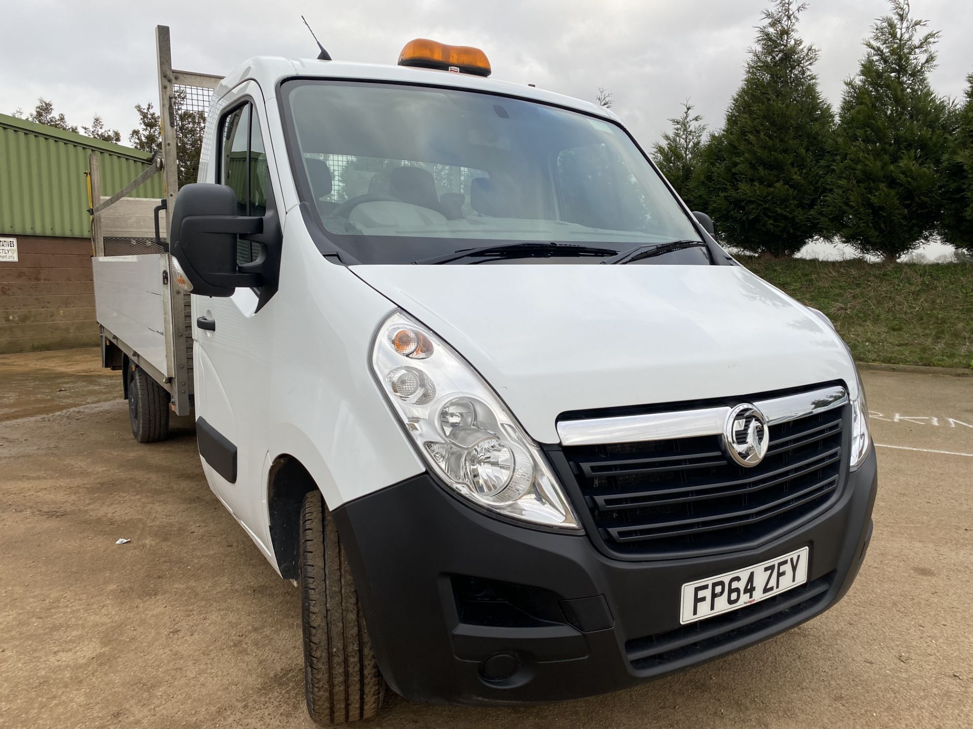 (On Sale) RENAULT MASTER / MOVANO 2.3CDTI LONG WHEEL BASE DROPSIDE WITH TAILLIFT- 2015 MODEL-1 OWNER - Image 3 of 13