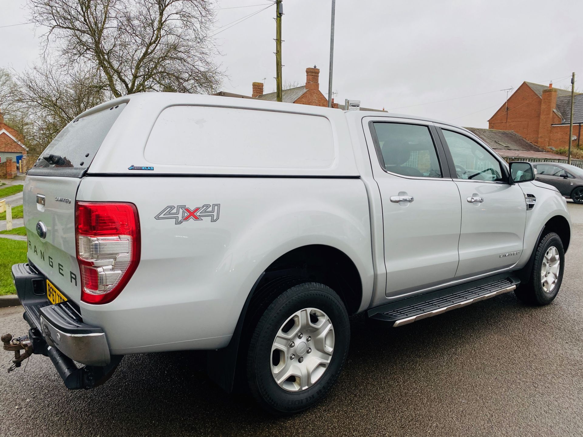 FORD RANGER 2.2TDCI "AUTO" LIMITED D/C PICK UP - 2018 MODEL - HUGE SPEC - LEATHER - SAT NAV - LOOK!! - Image 5 of 23