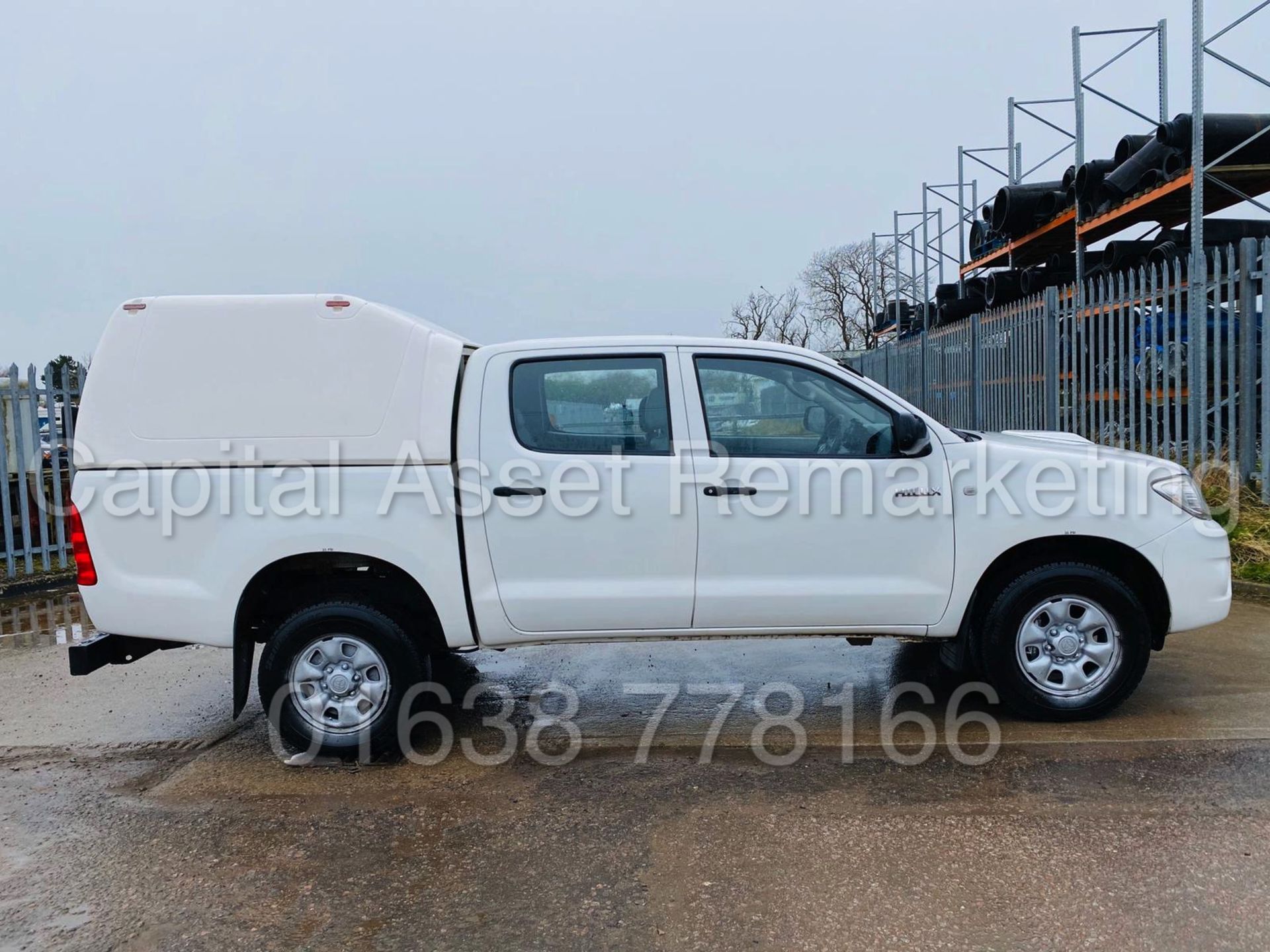 TOYOTA HILUX *DOUBLE CAB - 4x4 PICK-UP TRUCK* (2012 MODEL) 'D-4D -144 BHP - 5 SPEED' *A/C* (1 OWNER) - Image 11 of 34