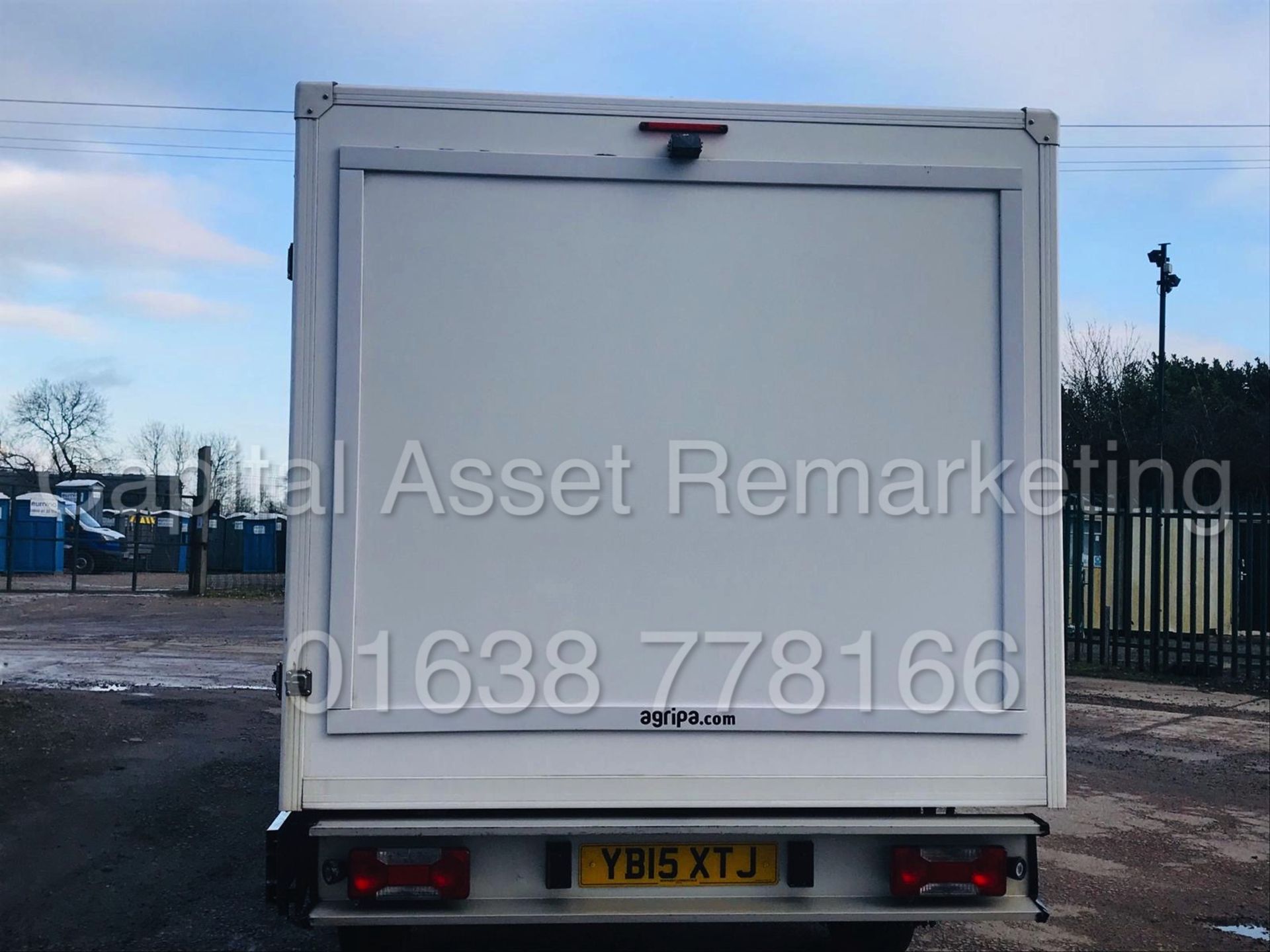 IVECO DAILY 35S11 *LWB - REFRIGERATED BOX* (2015 - NEW MODEL) '2.3 DIESEL - 8 SPEED AUTO' - Image 9 of 37