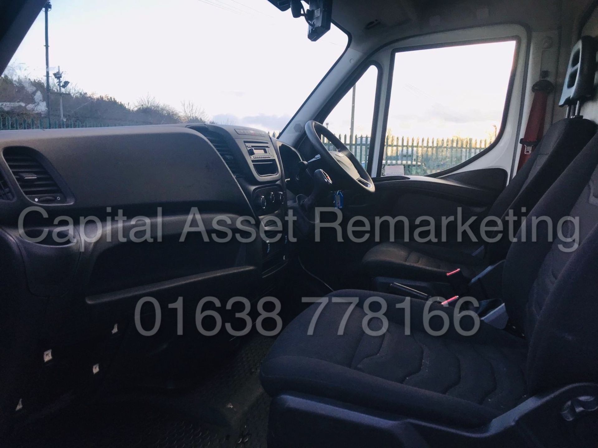 IVECO DAILY 35S11 *LWB - REFRIGERATED BOX* (2015 - NEW MODEL) '2.3 DIESEL - 8 SPEED AUTO' - Image 25 of 37