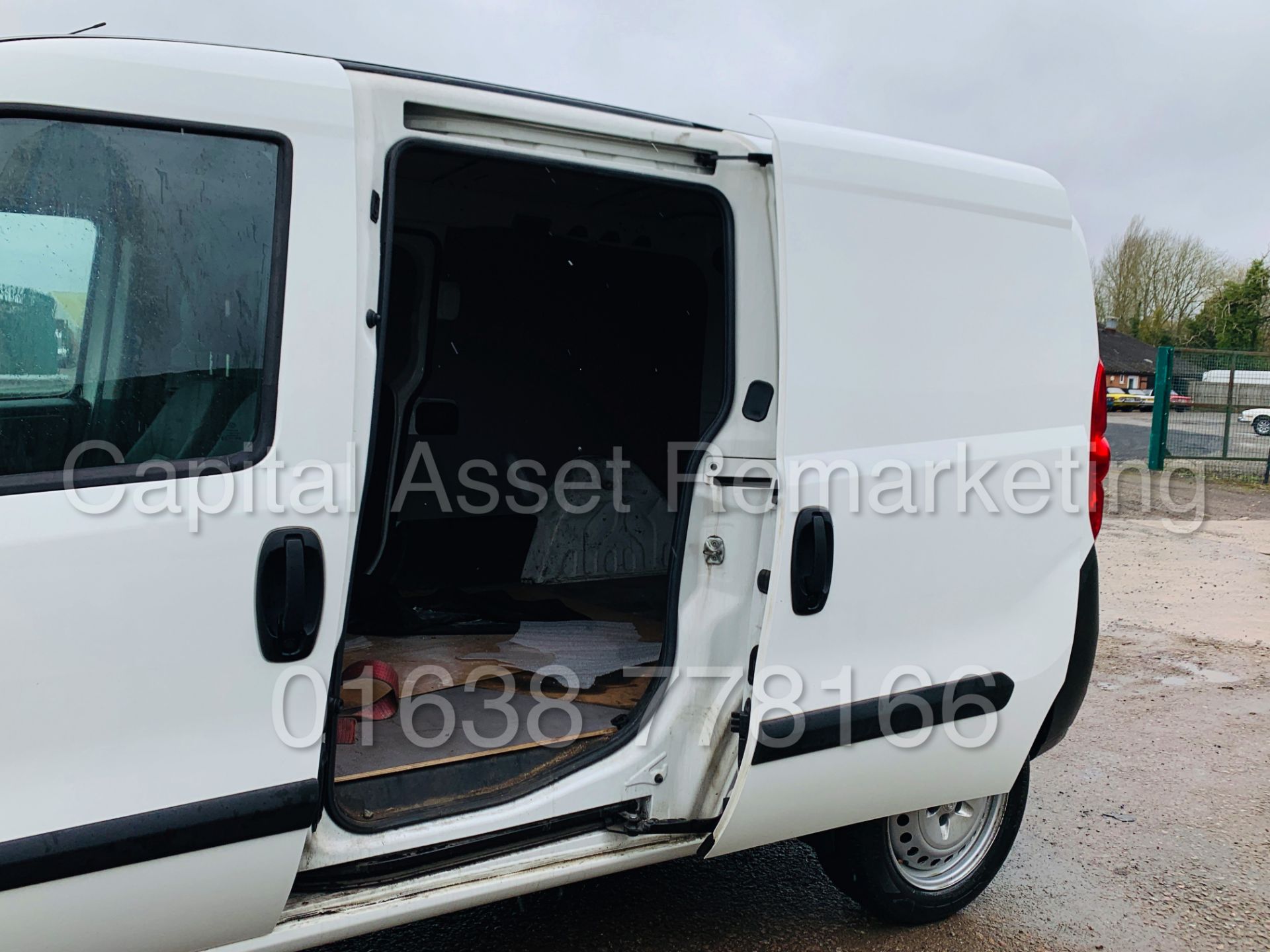 (On Sale) VAUXHALL COMBO *LWB - PANEL VAN* (66 REG - EURO 6 MODEL) 'STOP/START' *U-LEZ COMPLIANT* - Image 20 of 34