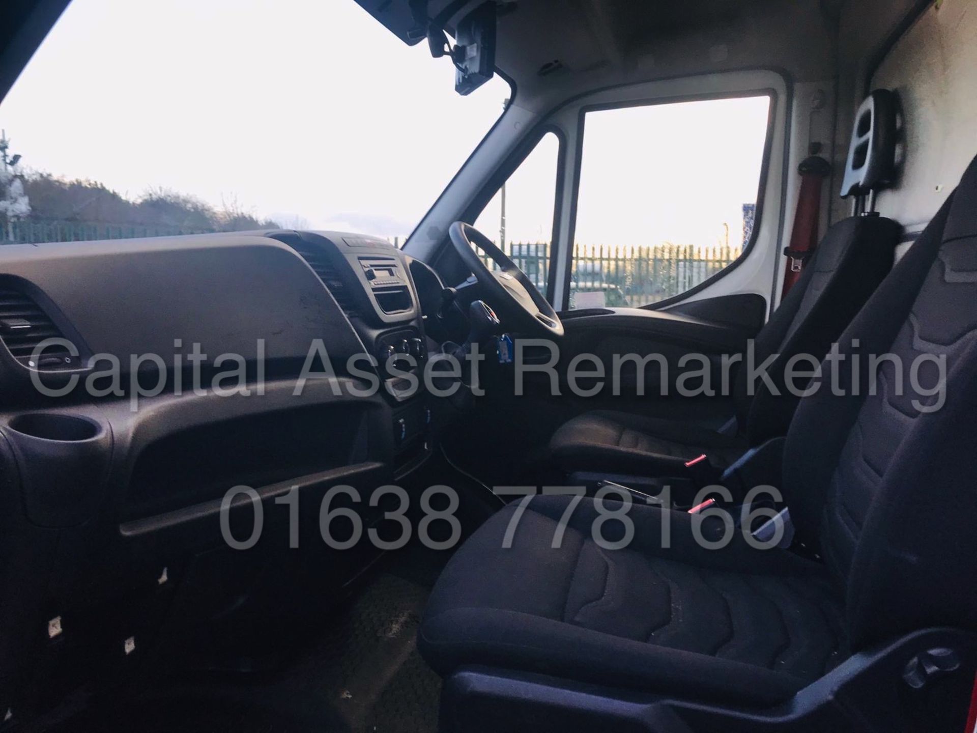 IVECO DAILY 35S11 *LWB - REFRIGERATED BOX* (2015 - NEW MODEL) '2.3 DIESEL - 8 SPEED AUTO' - Image 30 of 37