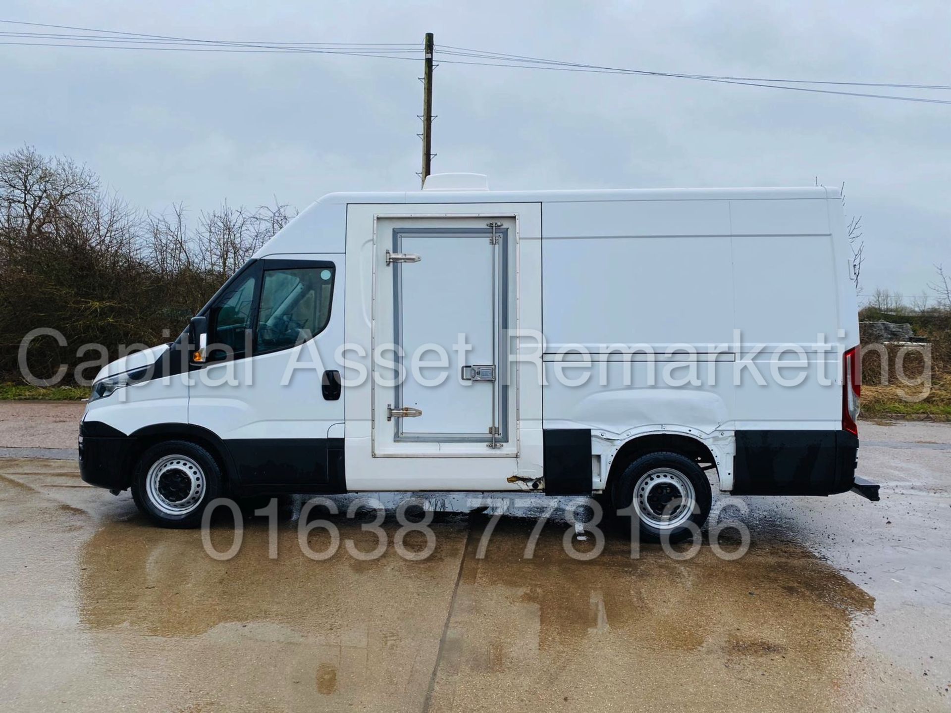 IVECO DAILY 35S13 *FRIDGE / FREEZER VAN* (2016 - NEW MODEL) '2.3 DIESEL - 6 SPEED' *SAT NAV* - Image 6 of 31