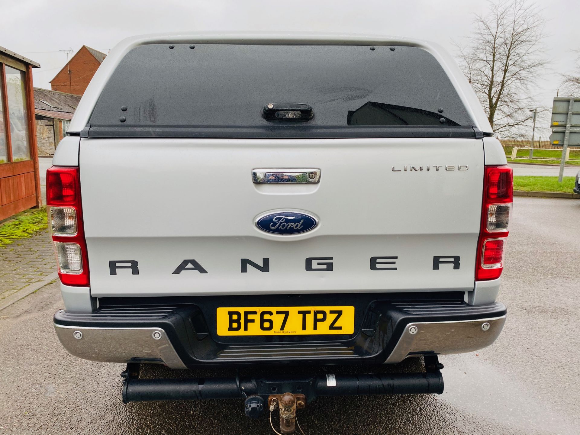 FORD RANGER 2.2TDCI "AUTO" LIMITED D/C PICK UP - 2018 MODEL - HUGE SPEC - LEATHER - SAT NAV - LOOK!! - Image 4 of 23