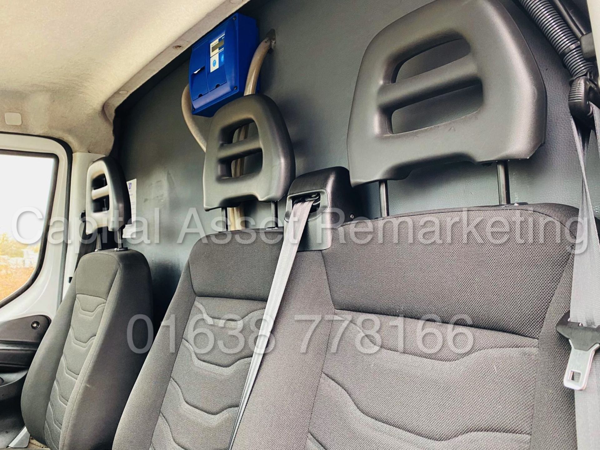 IVECO DAILY 35S13 *FRIDGE / FREEZER VAN* (2016 - NEW MODEL) '2.3 DIESEL - 6 SPEED' *SAT NAV* - Image 16 of 31