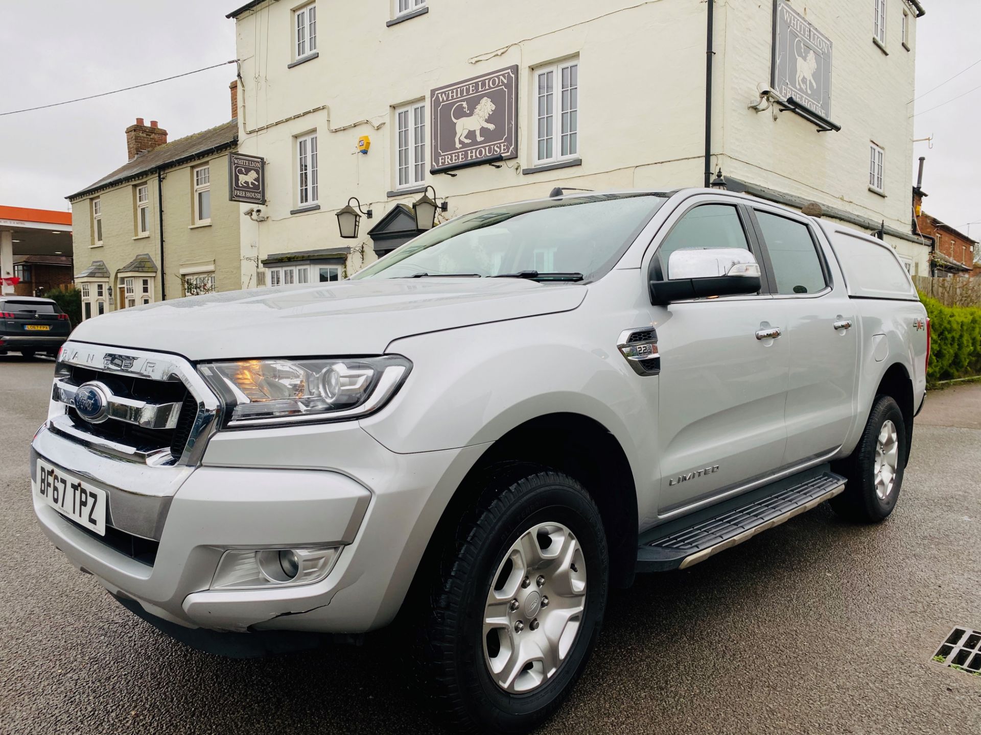 FORD RANGER 2.2TDCI "AUTO" LIMITED D/C PICK UP - 2018 MODEL - HUGE SPEC - LEATHER - SAT NAV - LOOK!!