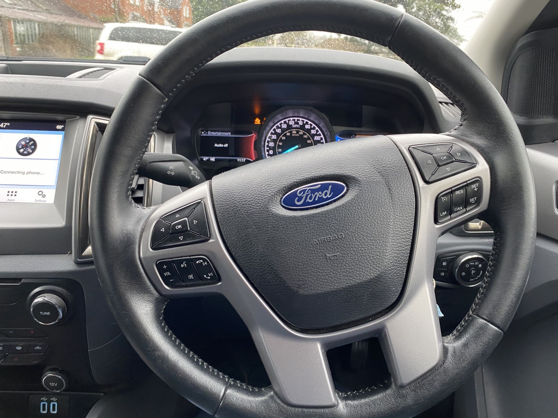 FORD RANGER 2.2TDCI "AUTO" LIMITED D/C PICK UP - 2018 MODEL - HUGE SPEC - LEATHER - SAT NAV - LOOK!! - Image 19 of 23