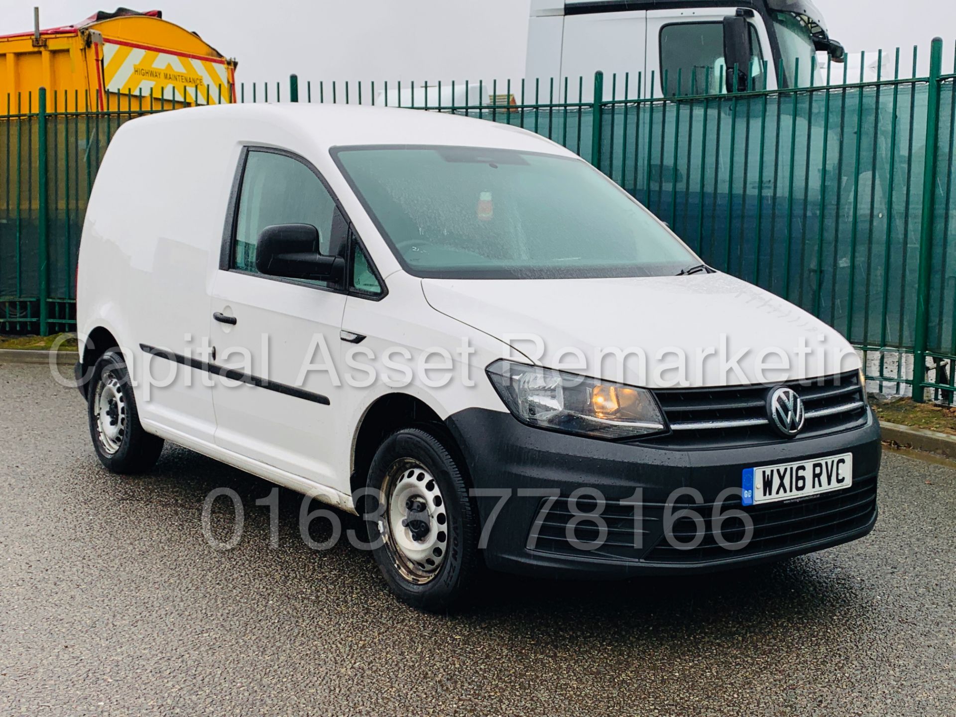 VOLKSWAGEN CADDY C20 *SWB - PANEL VAN* (2016 - NEW MODEL) '2.0 TDI - 102 BHP' **AIR CON** (1 OWNER) - Image 3 of 35