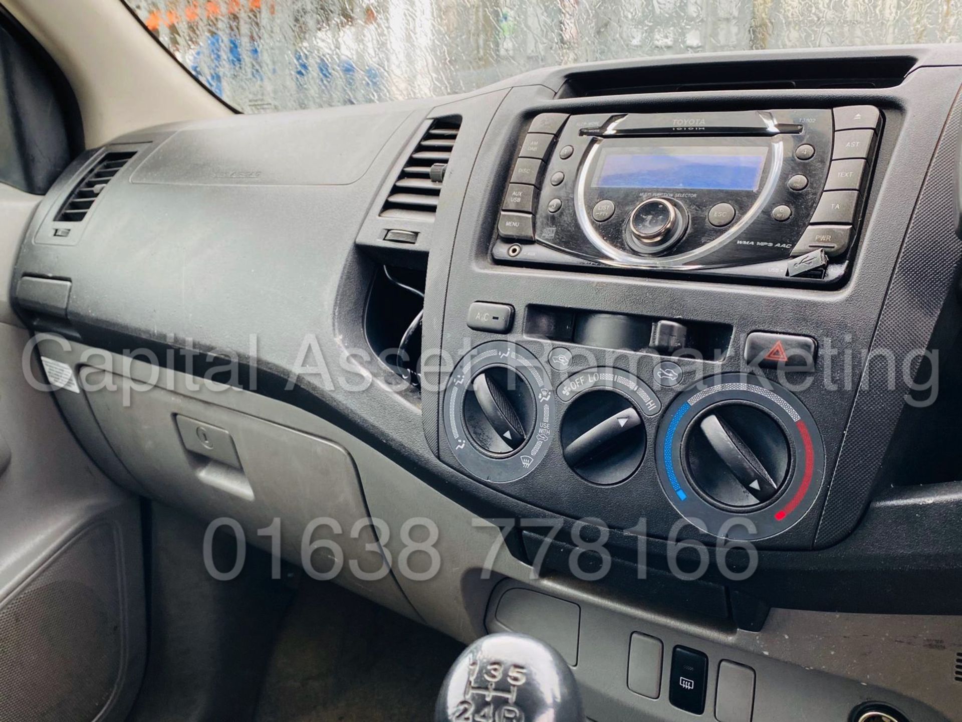 (On Sale) TOYOTA HILUX *DOUBLE CAB - 4X4 PICK-UP TRUCK* (61 REG) 'D-4D -144 BHP - 5 SPEED' *A/C* - Image 31 of 34