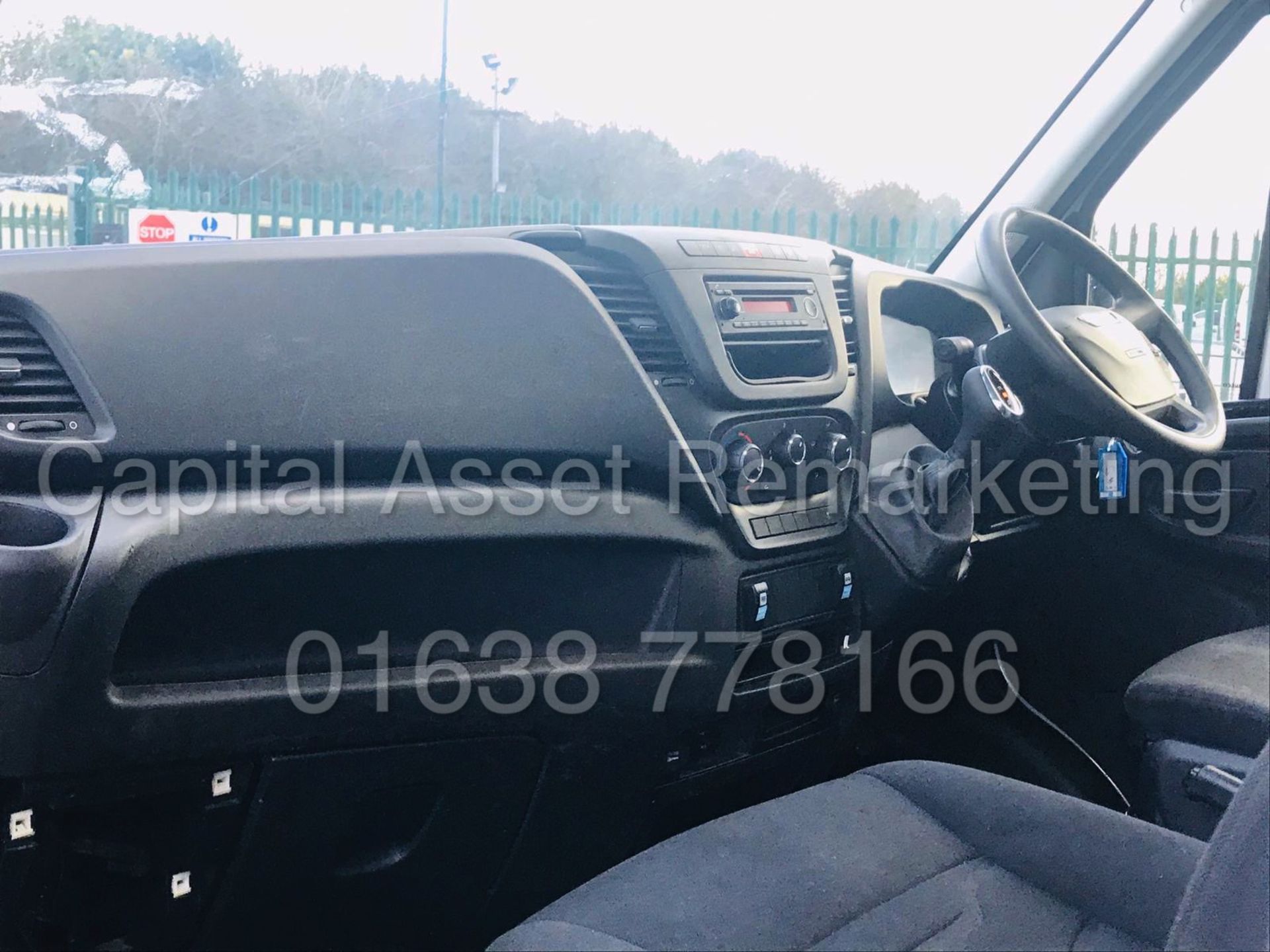 (ON SALE) IVECO DAILY 35S11 *LWB - REFRIGERATED BOX* (2015 - NEW MODEL) '2.3 DIESEL - 8 SPEED AUTO' - Image 27 of 37