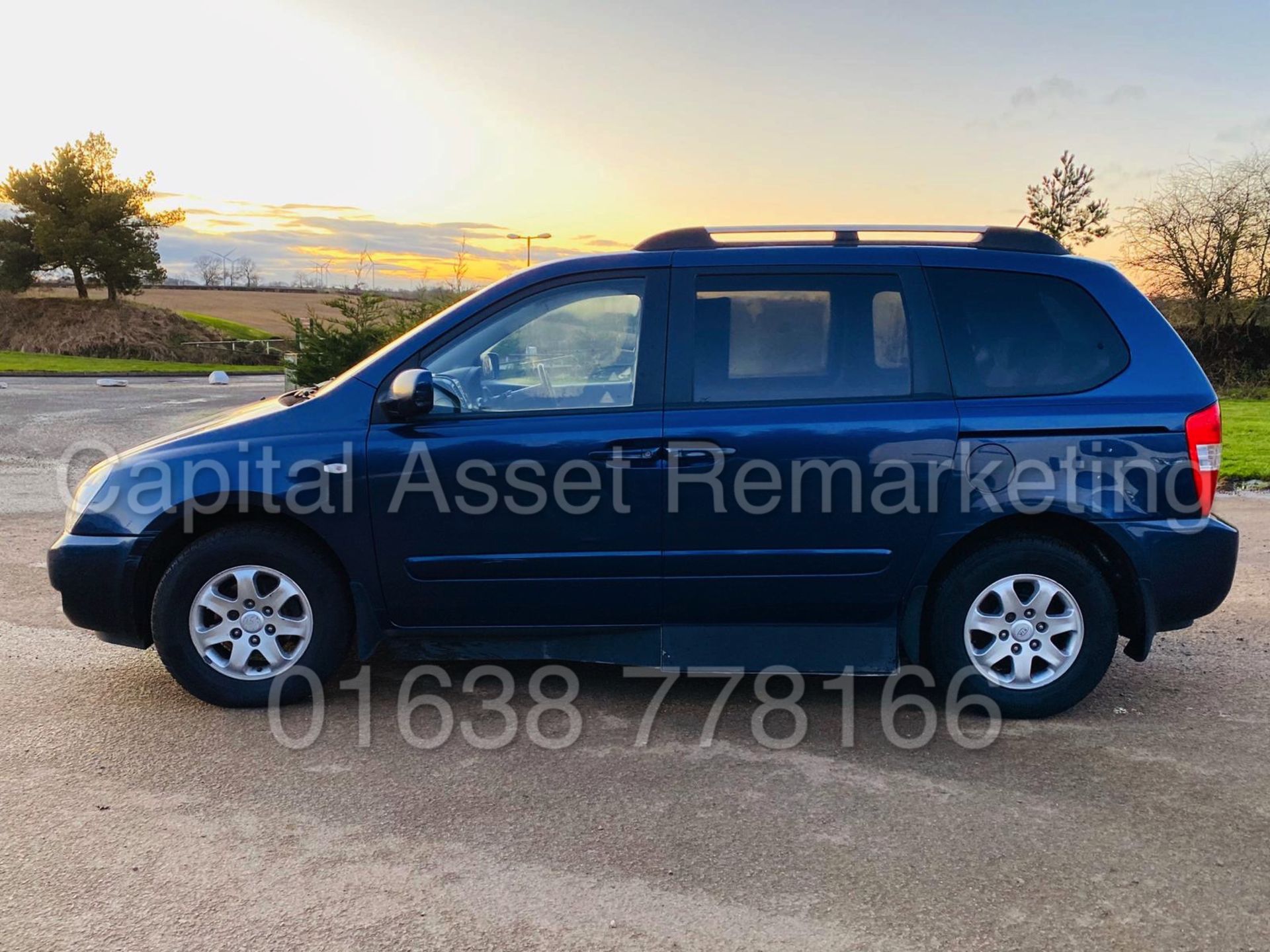 (On Sale) KIA SEDONA *LS EDTION* (2010) '2.9 DIESEL - AUTO' (WHEEL CHAIR ACCESSIBLE *NO VAT* - Image 3 of 25