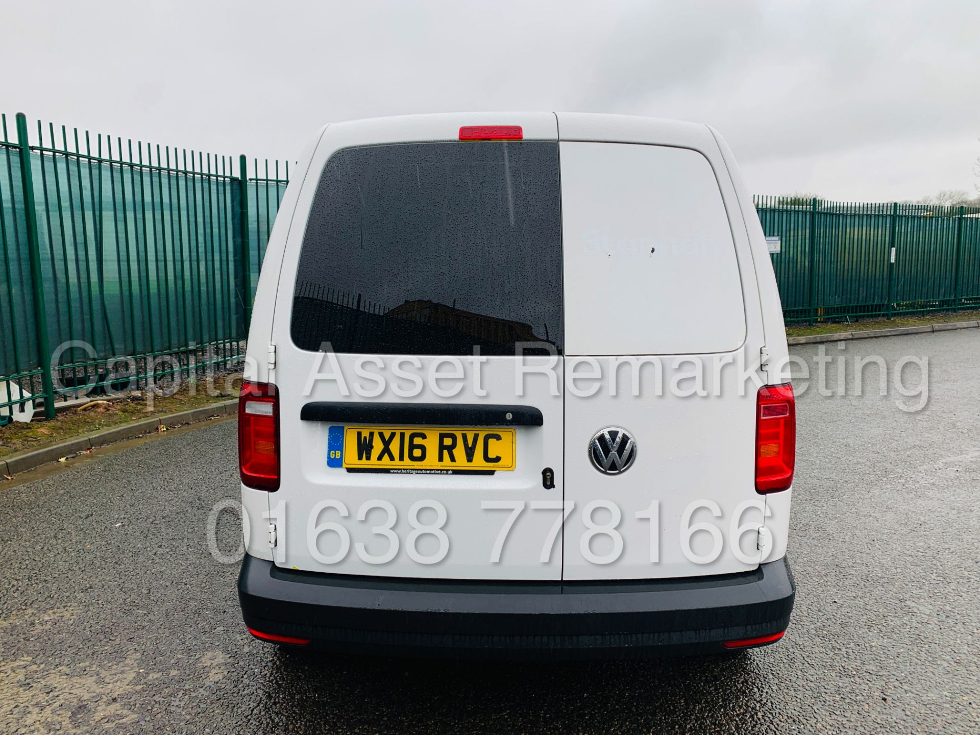 VOLKSWAGEN CADDY C20 *SWB - PANEL VAN* (2016 - NEW MODEL) '2.0 TDI - 102 BHP' **AIR CON** (1 OWNER) - Image 10 of 35