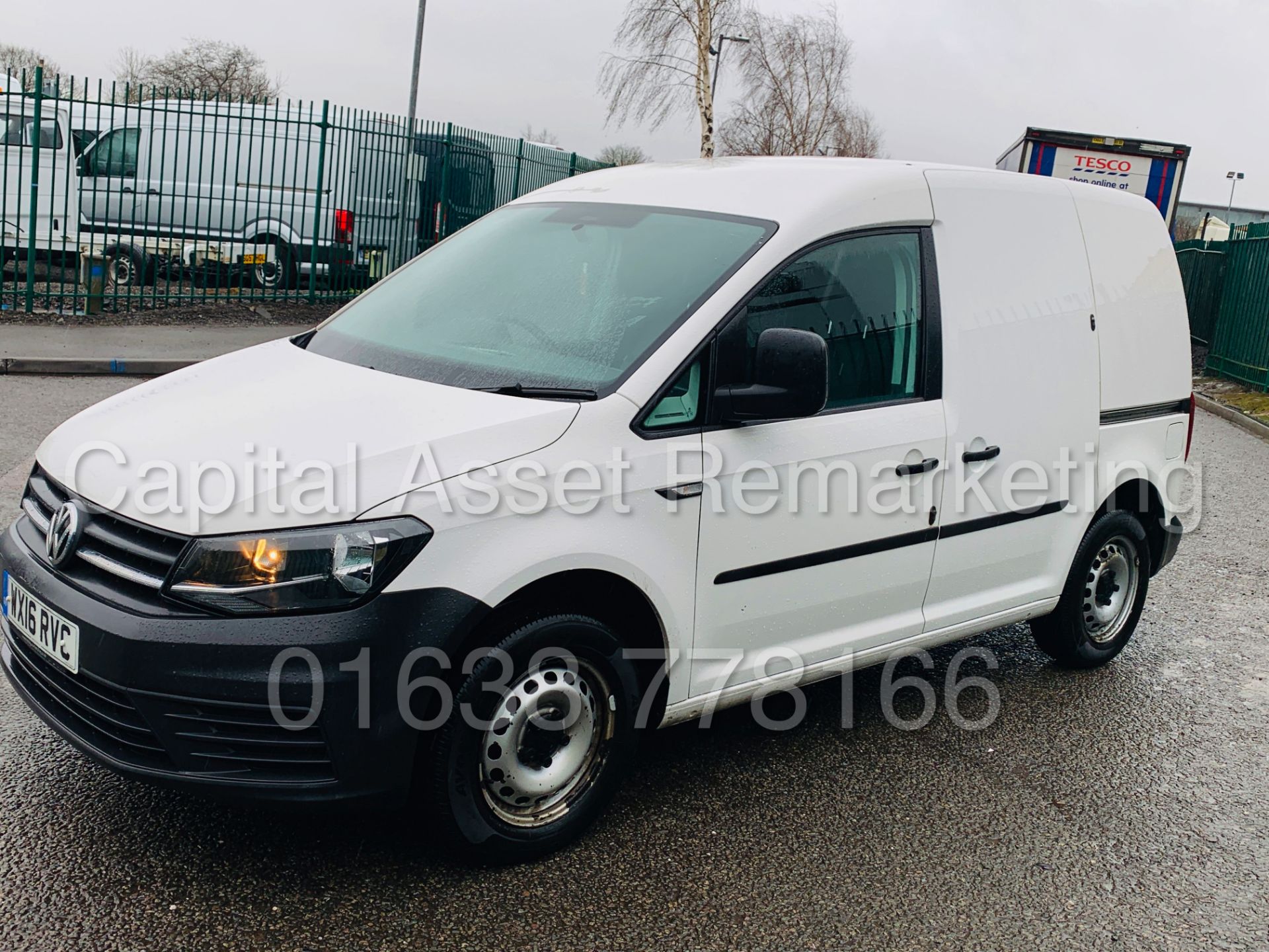 VOLKSWAGEN CADDY C20 *SWB - PANEL VAN* (2016 - NEW MODEL) '2.0 TDI - 102 BHP' **AIR CON** (1 OWNER) - Image 3 of 35