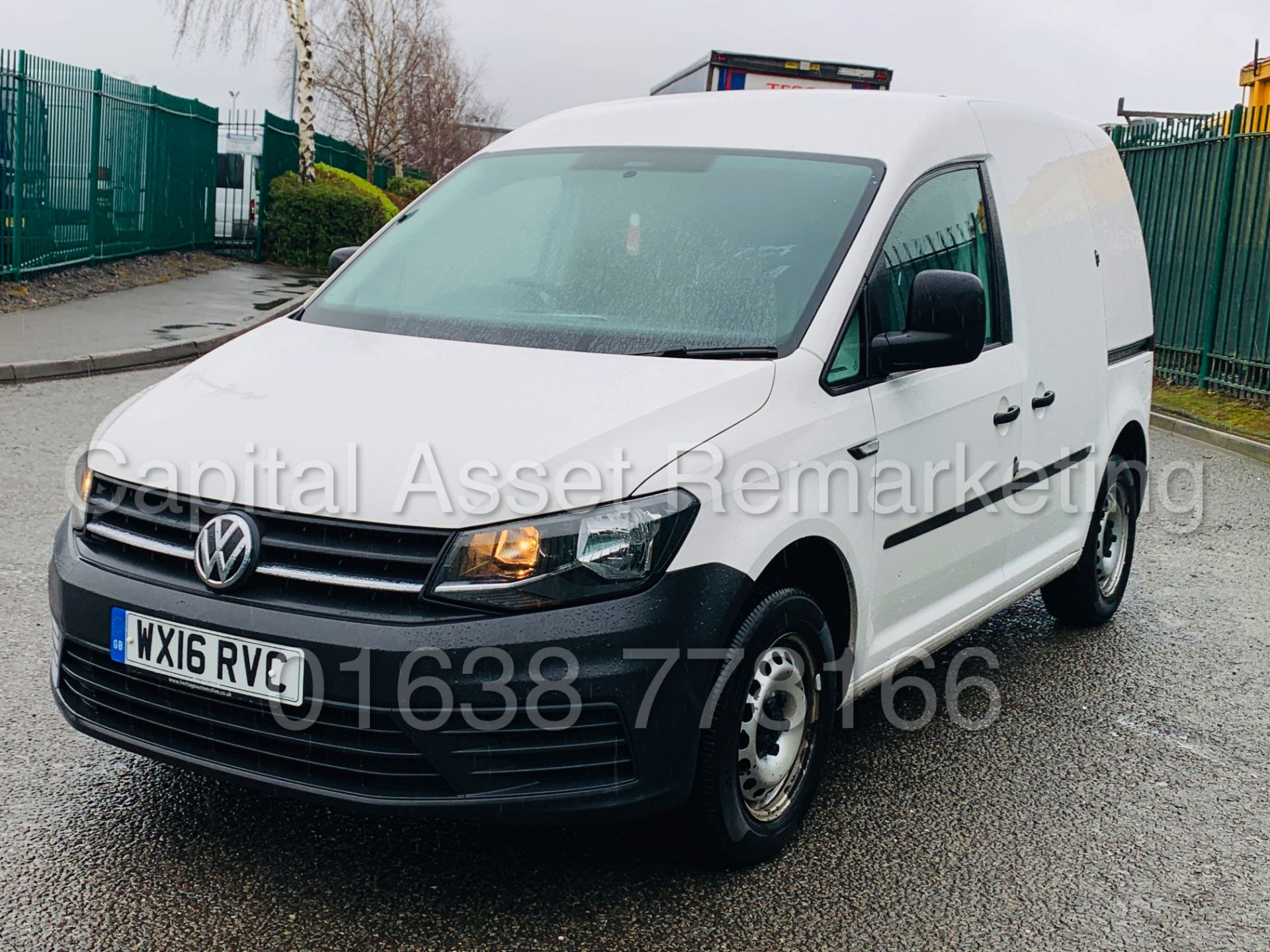 VOLKSWAGEN CADDY C20 *SWB - PANEL VAN* (2016 - NEW MODEL) '2.0 TDI - 102 BHP' **AIR CON** (1 OWNER) - Image 2 of 35