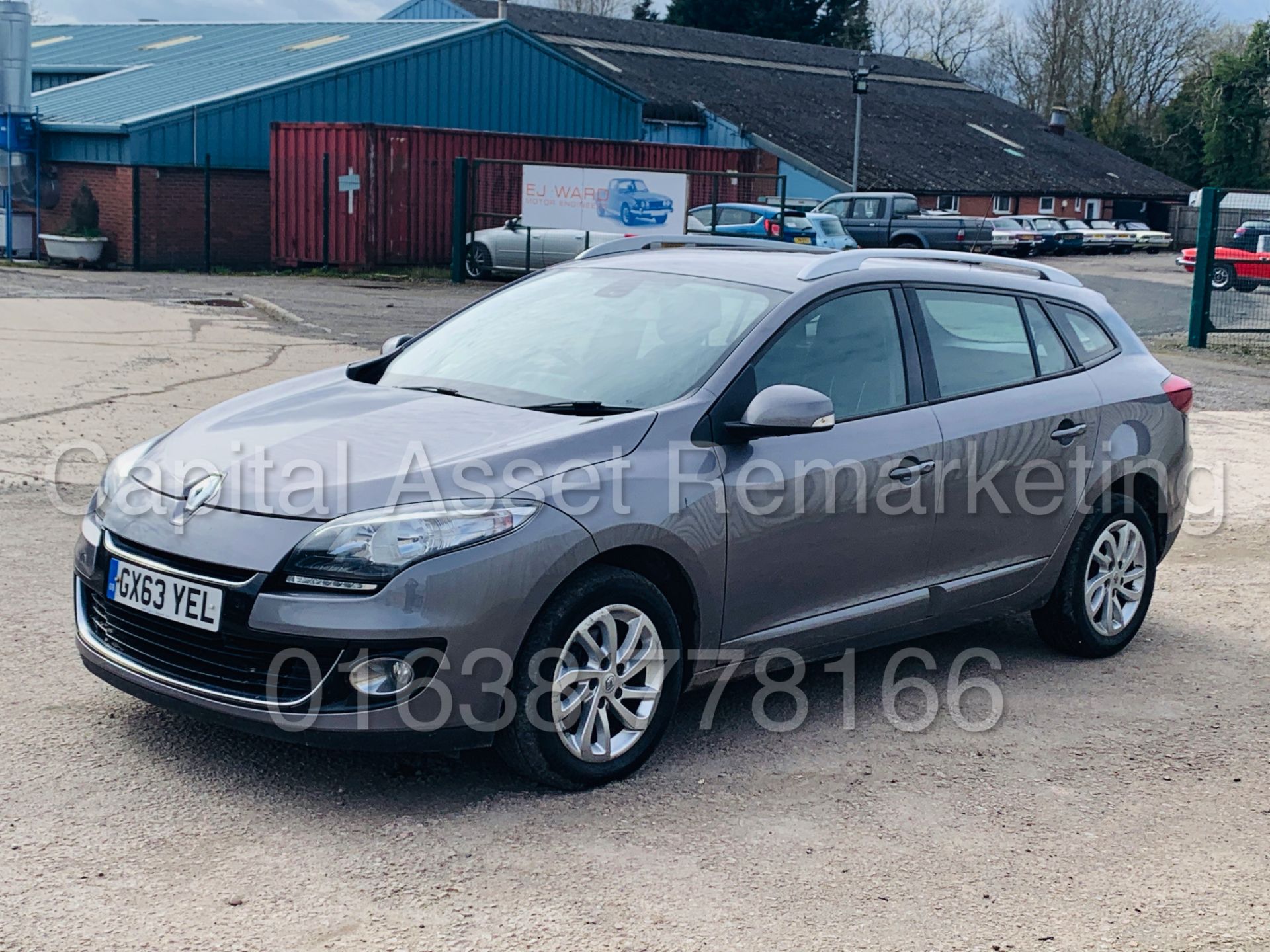 (ON SALE) RENAULT MEGANE *ENERGY* ESTATE (2014 MODEL) '1.5 DCI - STOP/START - 6 SPEED' **SAT NAV** - Image 7 of 43