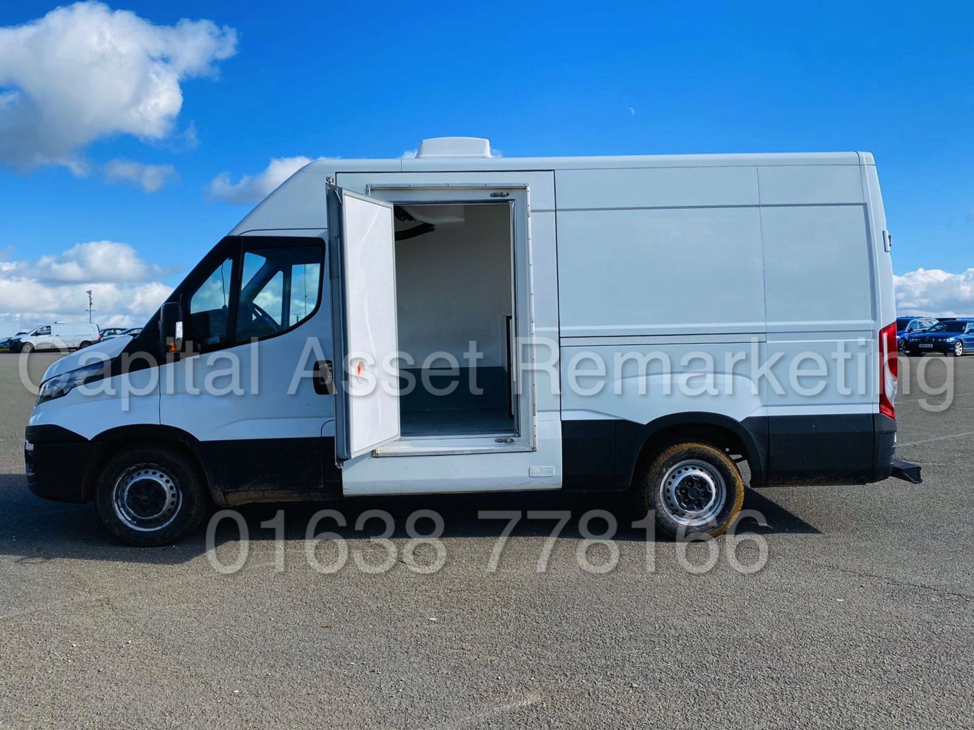 IVECO DAILY 35S13 *FRIDGE / FREEZER VAN* (2016-NEW MODEL) '2.3 DIESEL - 6 SPEED' *SAT NAV* - Image 18 of 35