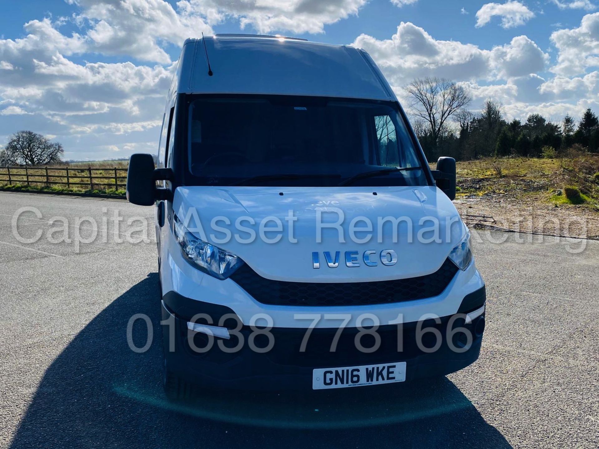 IVECO DAILY 35S13 *FRIDGE / FREEZER VAN* (2016-NEW MODEL) '2.3 DIESEL - 6 SPEED' *SAT NAV* - Image 10 of 35