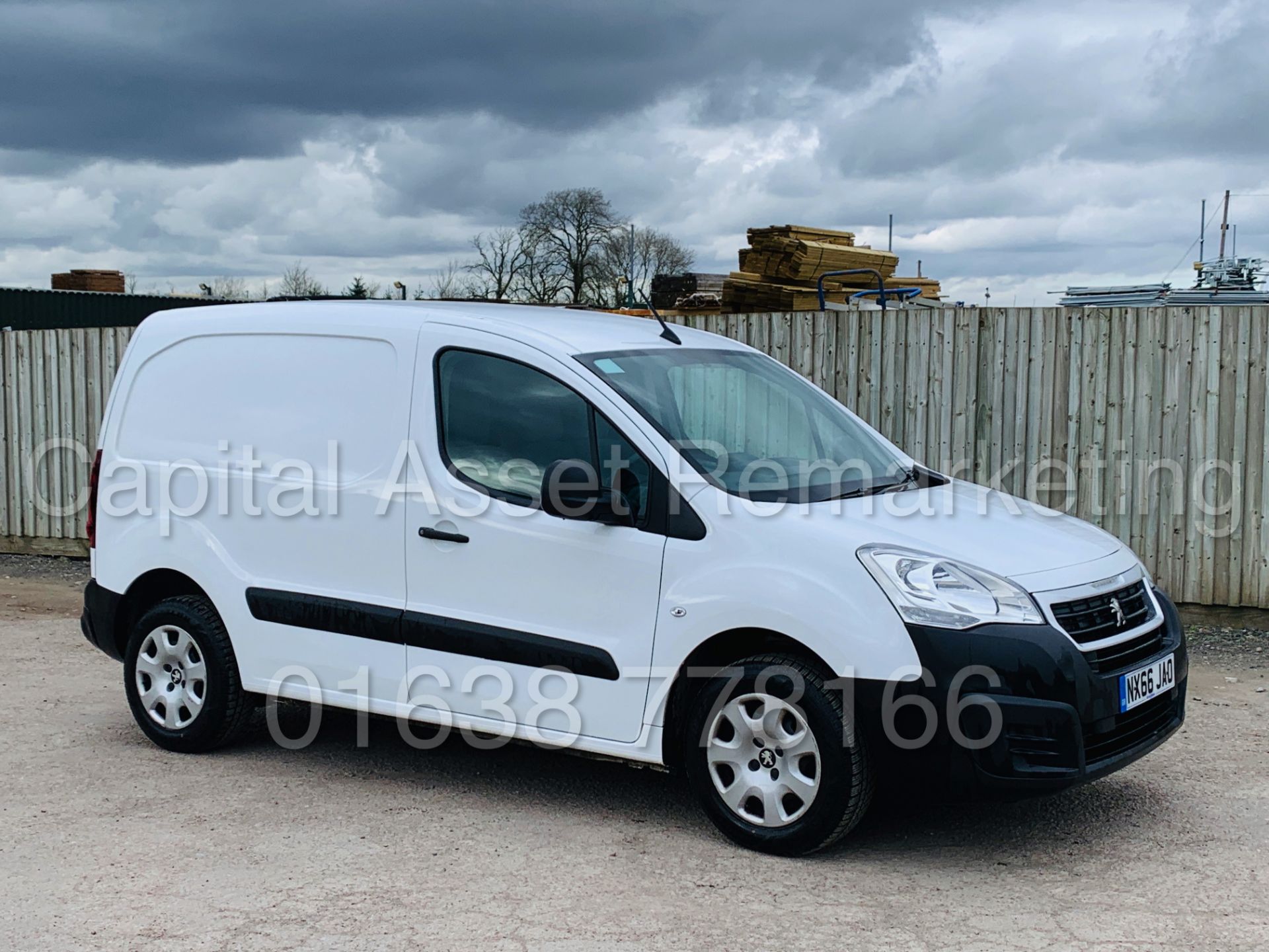 PEUGEOT PARTNER *PROFESSIONAL* SWB - PANEL VAN (2017 MODEL) '1.6 BLUE HDI-EURO 6' *U-LEZ COMPLIANT* - Image 11 of 42