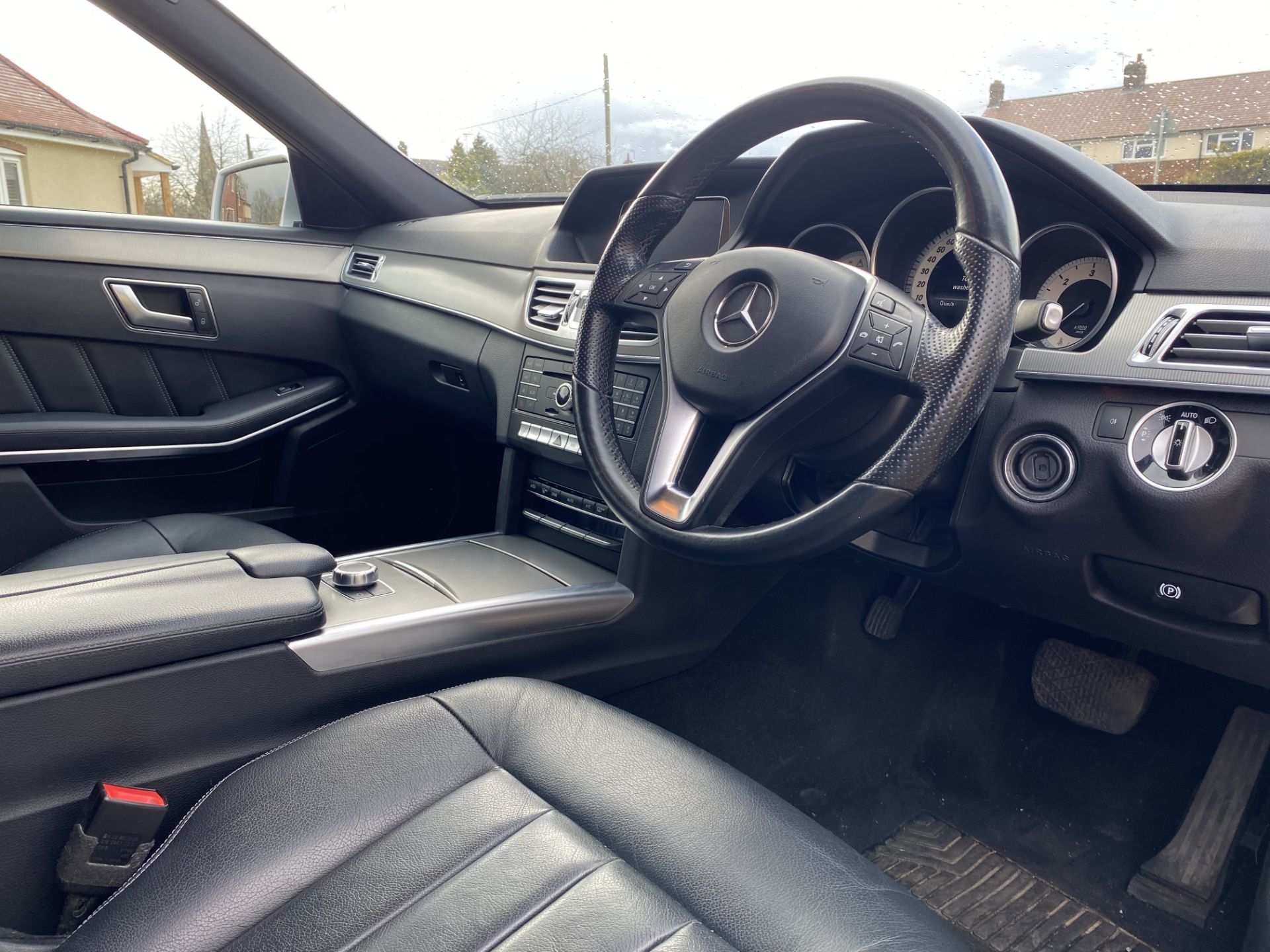 On Sale MERCEDES E220d "special equipment" 7G TRONIC AUTO - 15 REG - SAT NAV - LEATHER - NO VAT! - Image 14 of 25