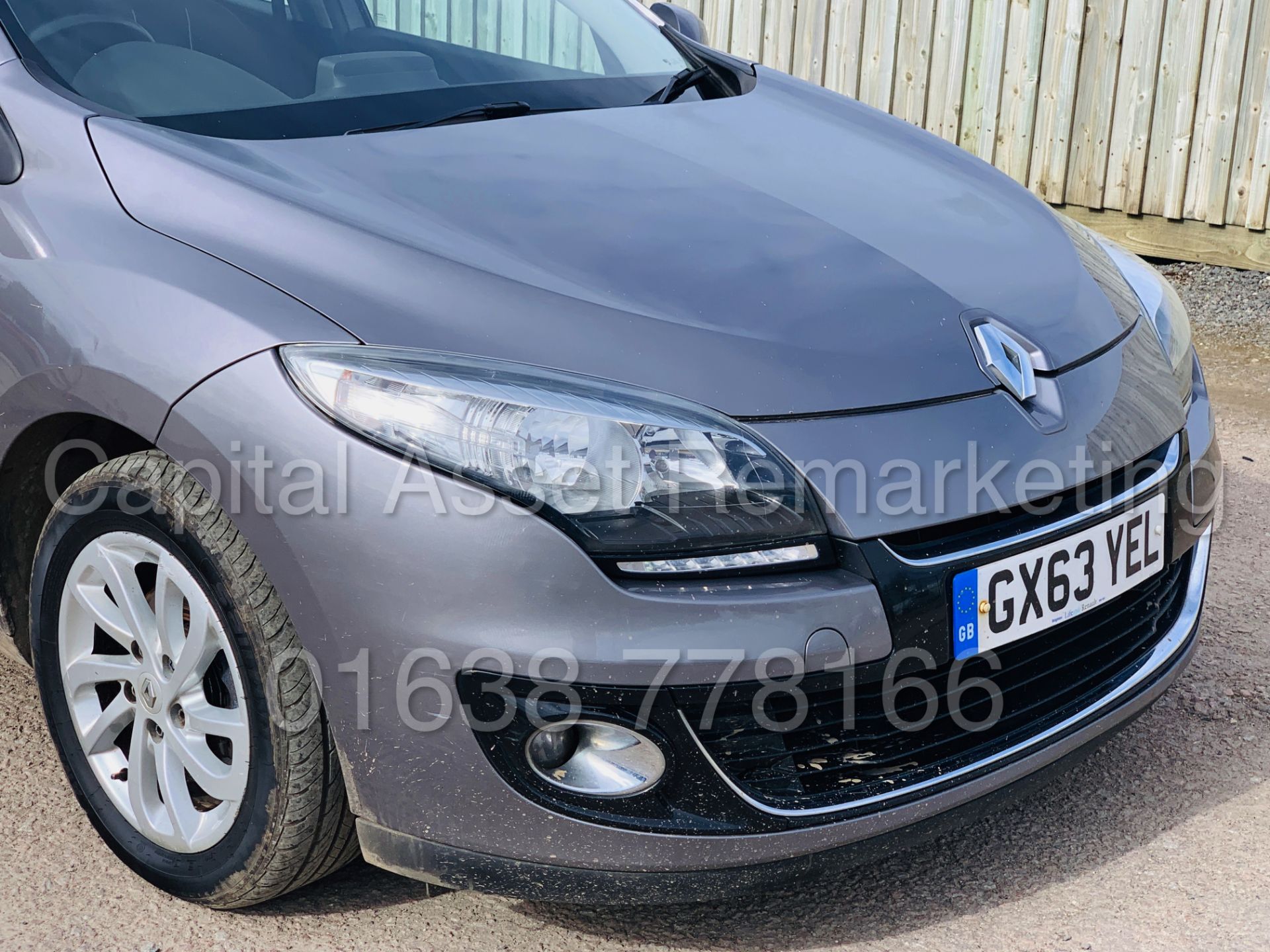 (ON SALE) RENAULT MEGANE *ENERGY* ESTATE (2014 MODEL) '1.5 DCI - STOP/START - 6 SPEED' **SAT NAV** - Image 13 of 43