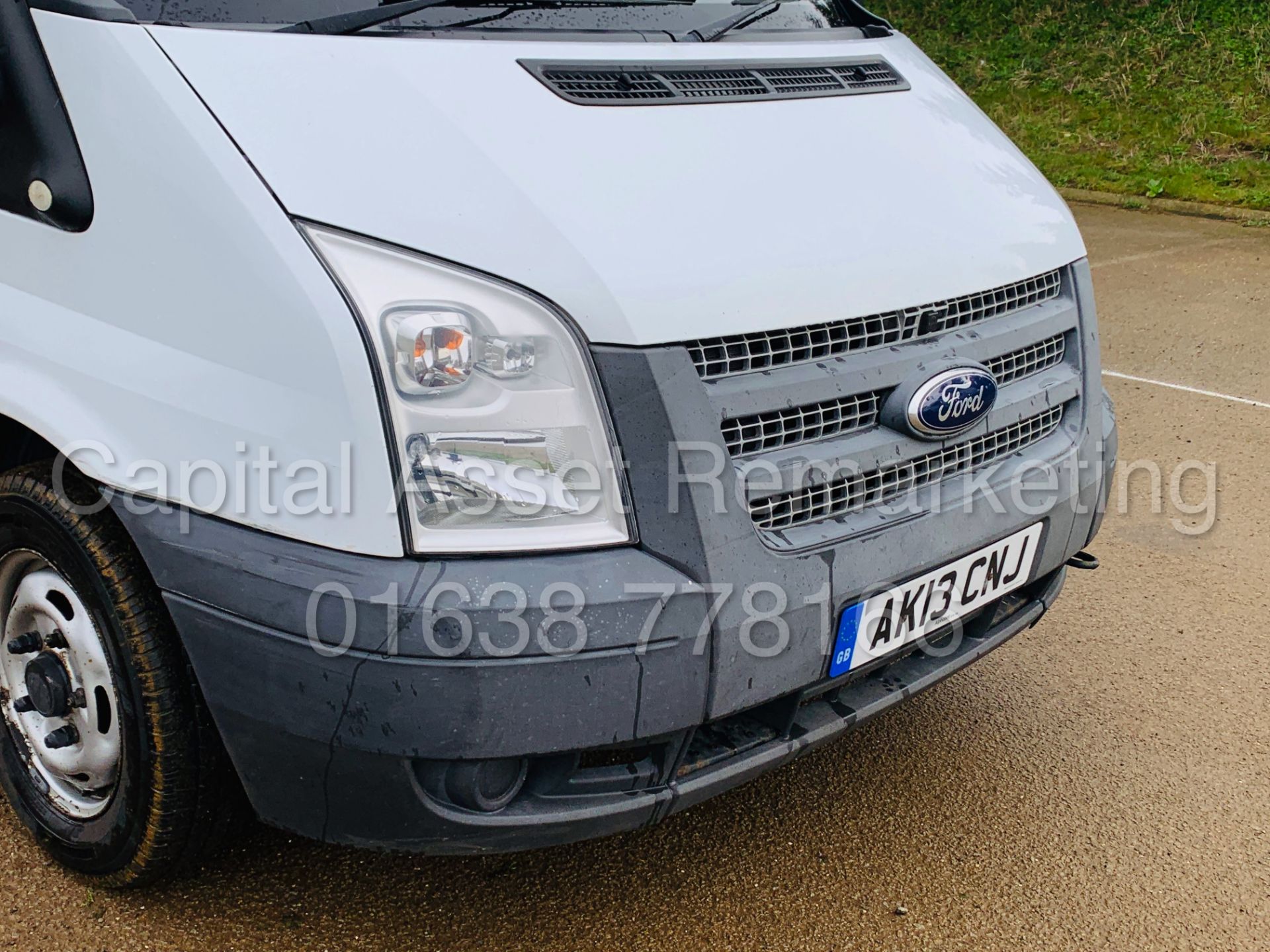 FORD TRANSIT *SWB - PANEL VAN* (2013) '2.2 TDCI - 100 BHP - 6 SPEED' - Image 13 of 30