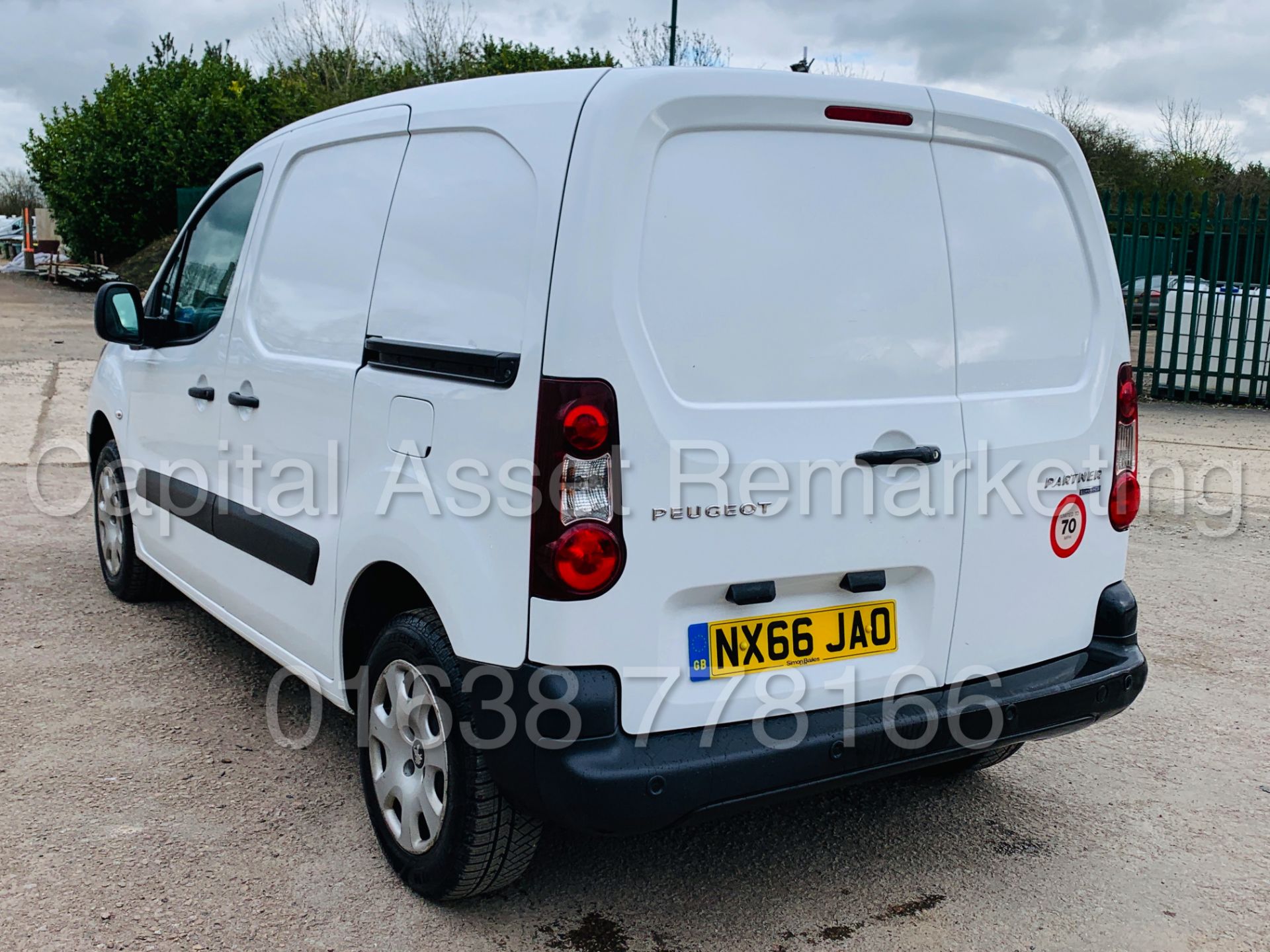 PEUGEOT PARTNER *PROFESSIONAL* SWB - PANEL VAN (2017 MODEL) '1.6 BLUE HDI-EURO 6' *U-LEZ COMPLIANT* - Image 6 of 42