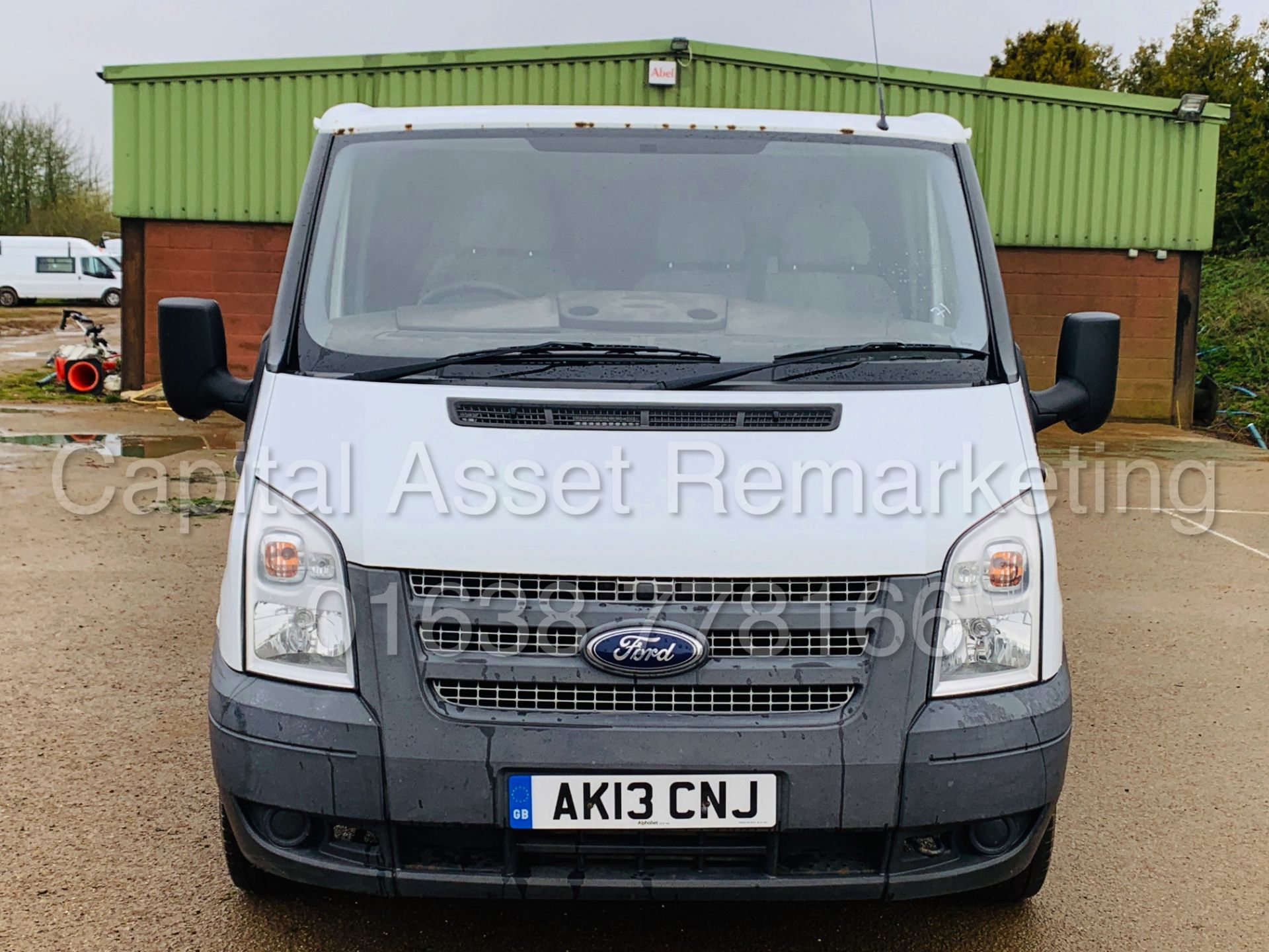 FORD TRANSIT *SWB - PANEL VAN* (2013) '2.2 TDCI - 100 BHP - 6 SPEED' - Image 4 of 30