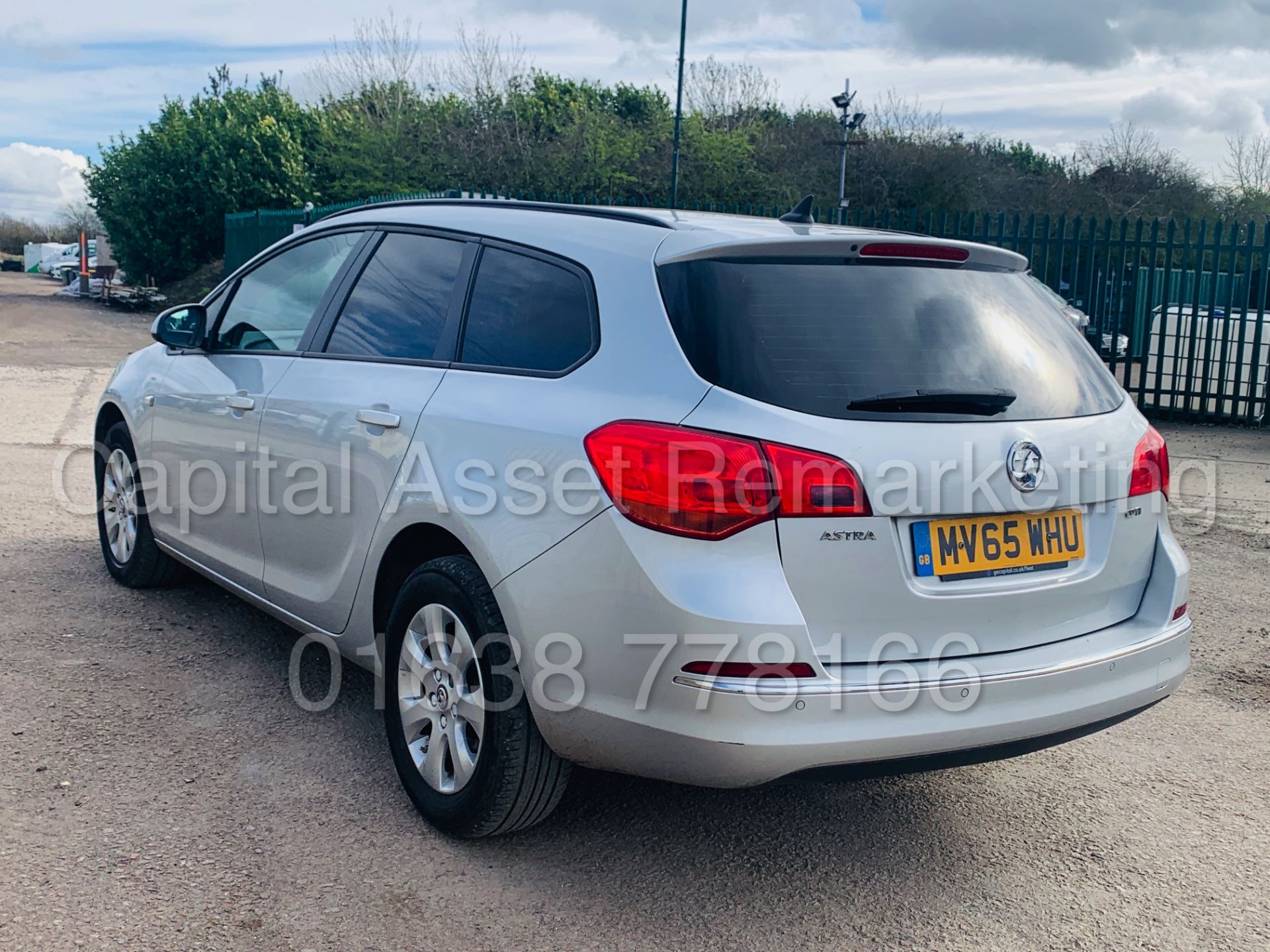 On Sale VAUXHALL ASTRA *DESIGN* 5 DOOR ESTATE (2016 MODEL) '1.6 CDTI - 6 SPEED' *SAT NAV* - Image 9 of 44