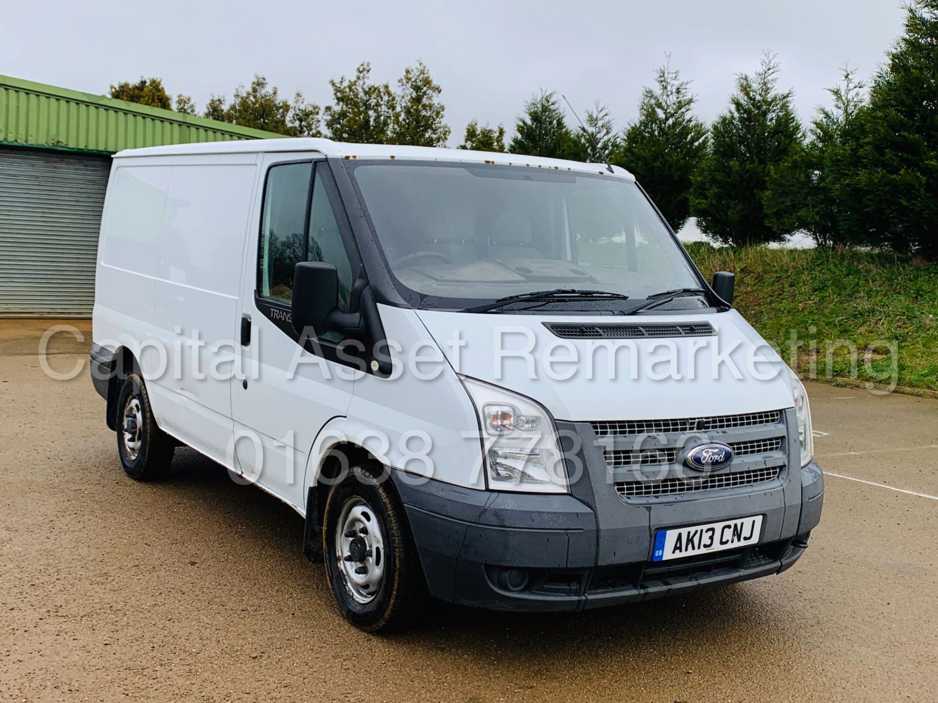 FORD TRANSIT *SWB - PANEL VAN* (2013) '2.2 TDCI - 100 BHP - 6 SPEED' - Image 3 of 30