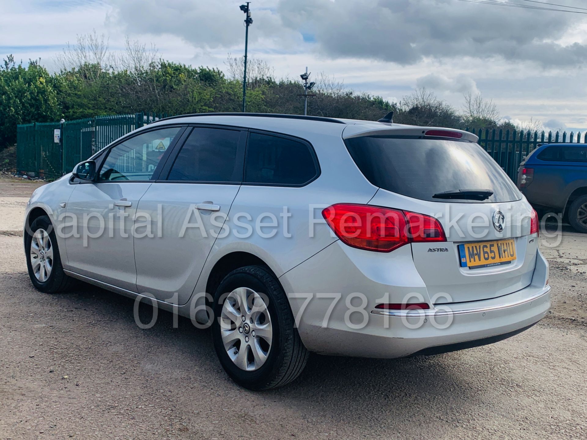 On Sale VAUXHALL ASTRA *DESIGN* 5 DOOR ESTATE (2016 MODEL) '1.6 CDTI - 6 SPEED' *SAT NAV* - Image 8 of 44