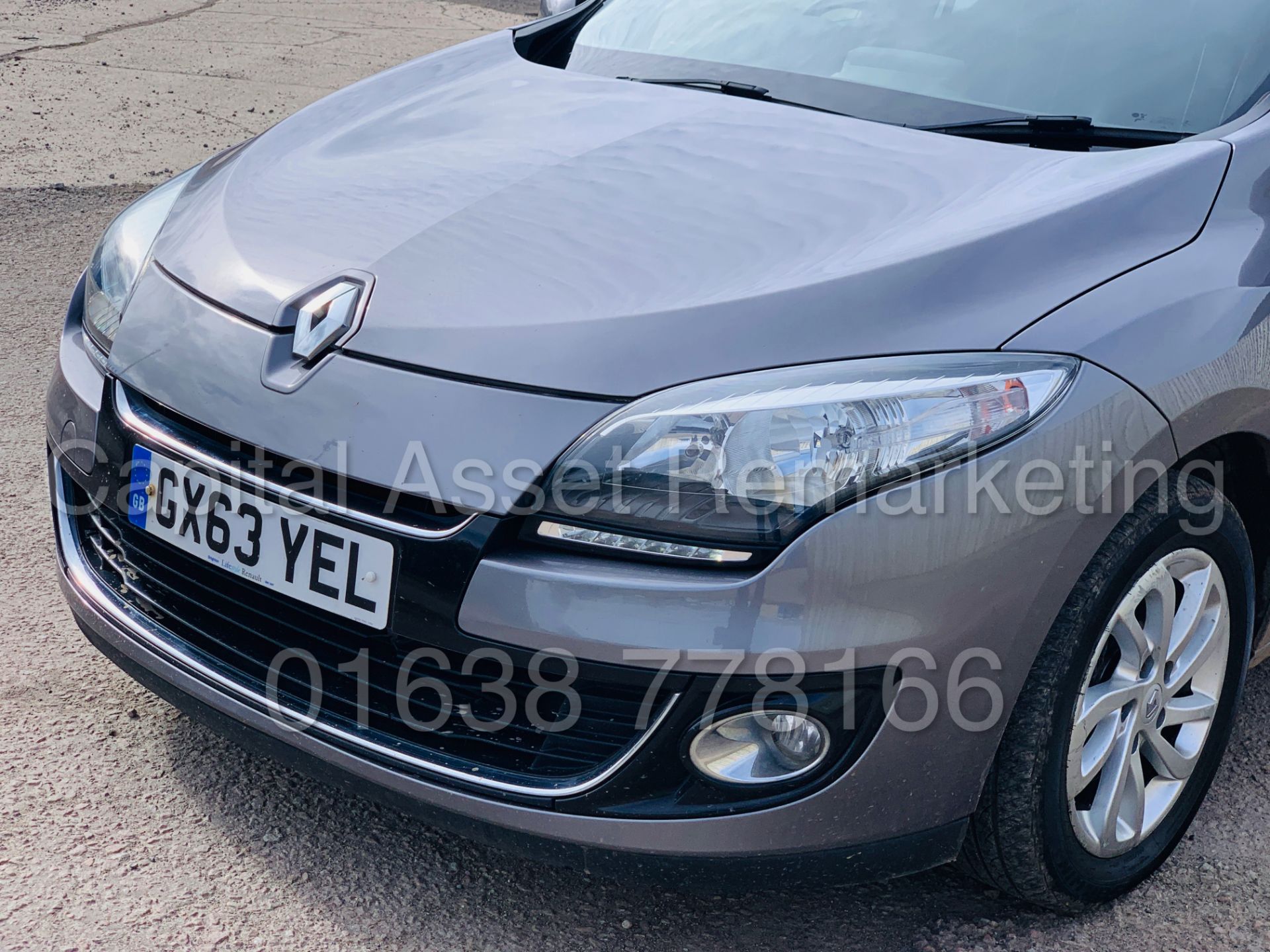 (ON SALE) RENAULT MEGANE *ENERGY* ESTATE (2014 MODEL) '1.5 DCI - STOP/START - 6 SPEED' **SAT NAV** - Image 14 of 43