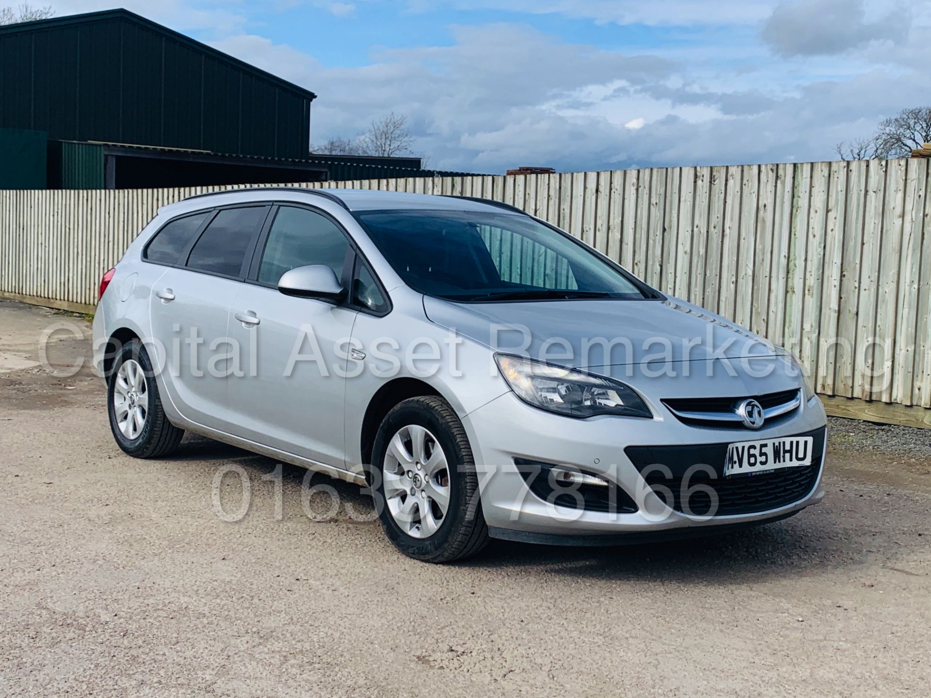 On Sale VAUXHALL ASTRA *DESIGN* 5 DOOR ESTATE (2016 MODEL) '1.6 CDTI - 6 SPEED' *SAT NAV* - Image 3 of 44